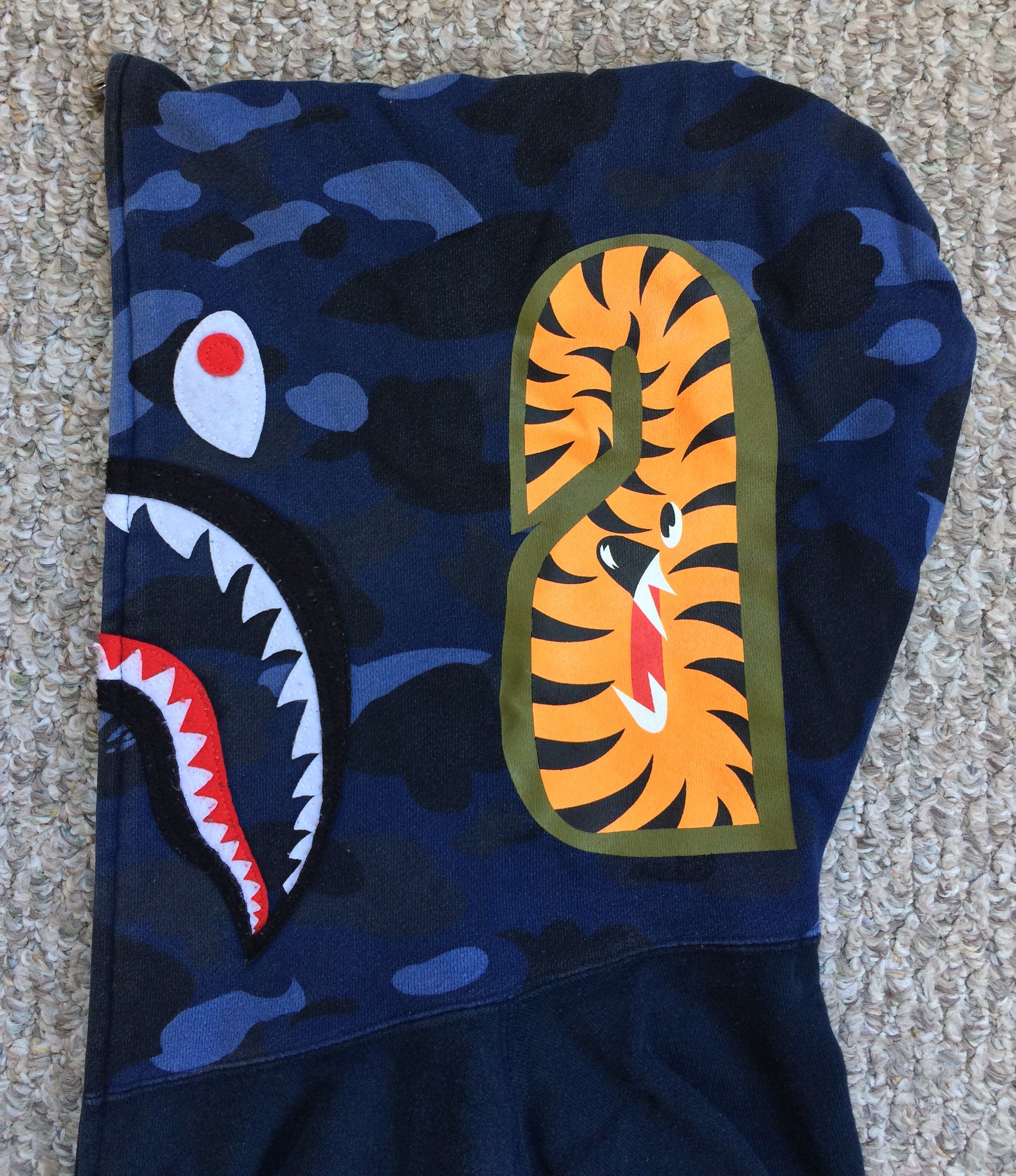 Bape S/S 2006 Bape Blue Camo Shark Hoodie Size US L / EU 52-54 / 3 - 5 Thumbnail