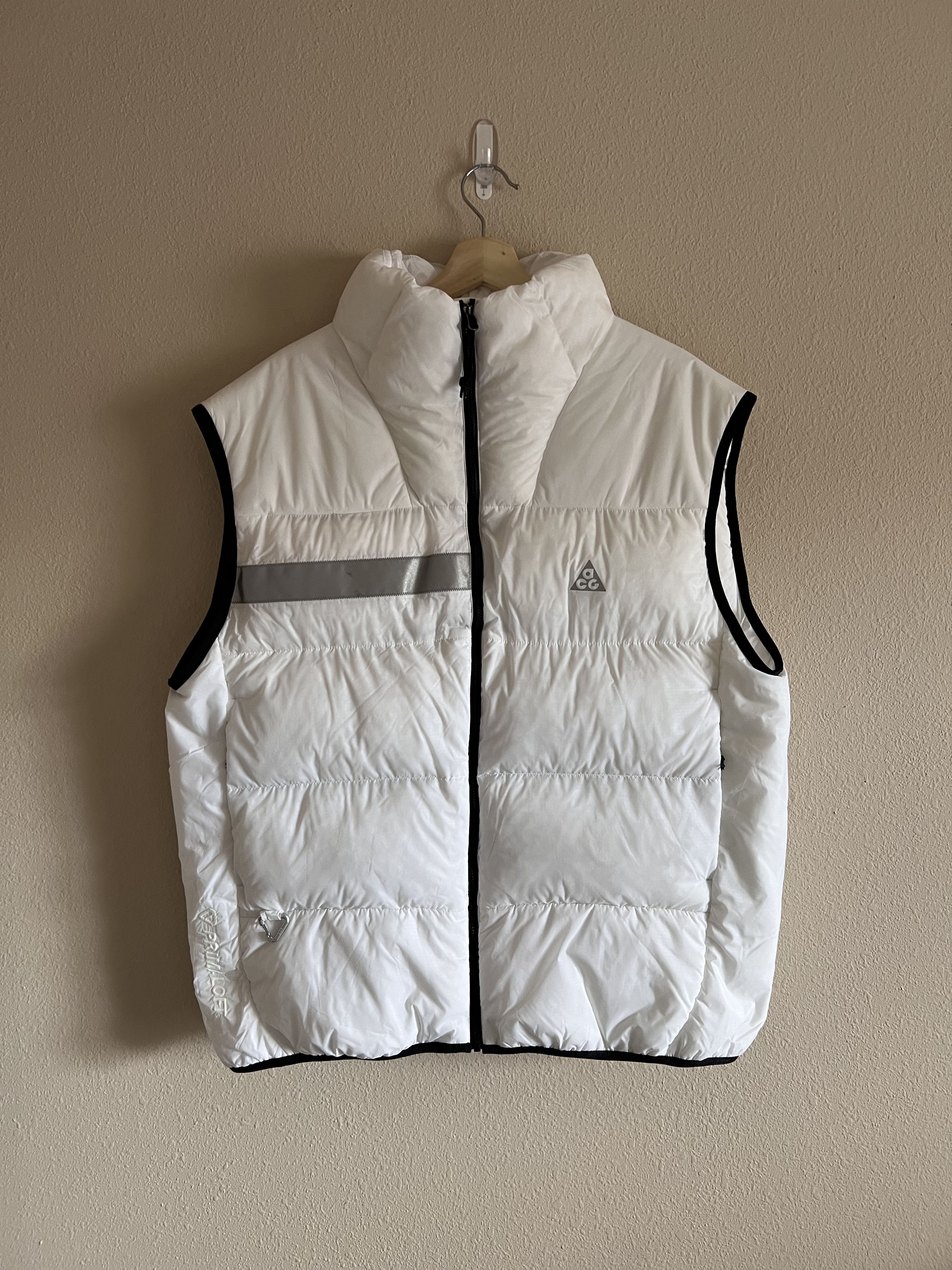 image of Nike Acg Therma Fit Adv Airora Vest In White, Men's (Size Large)