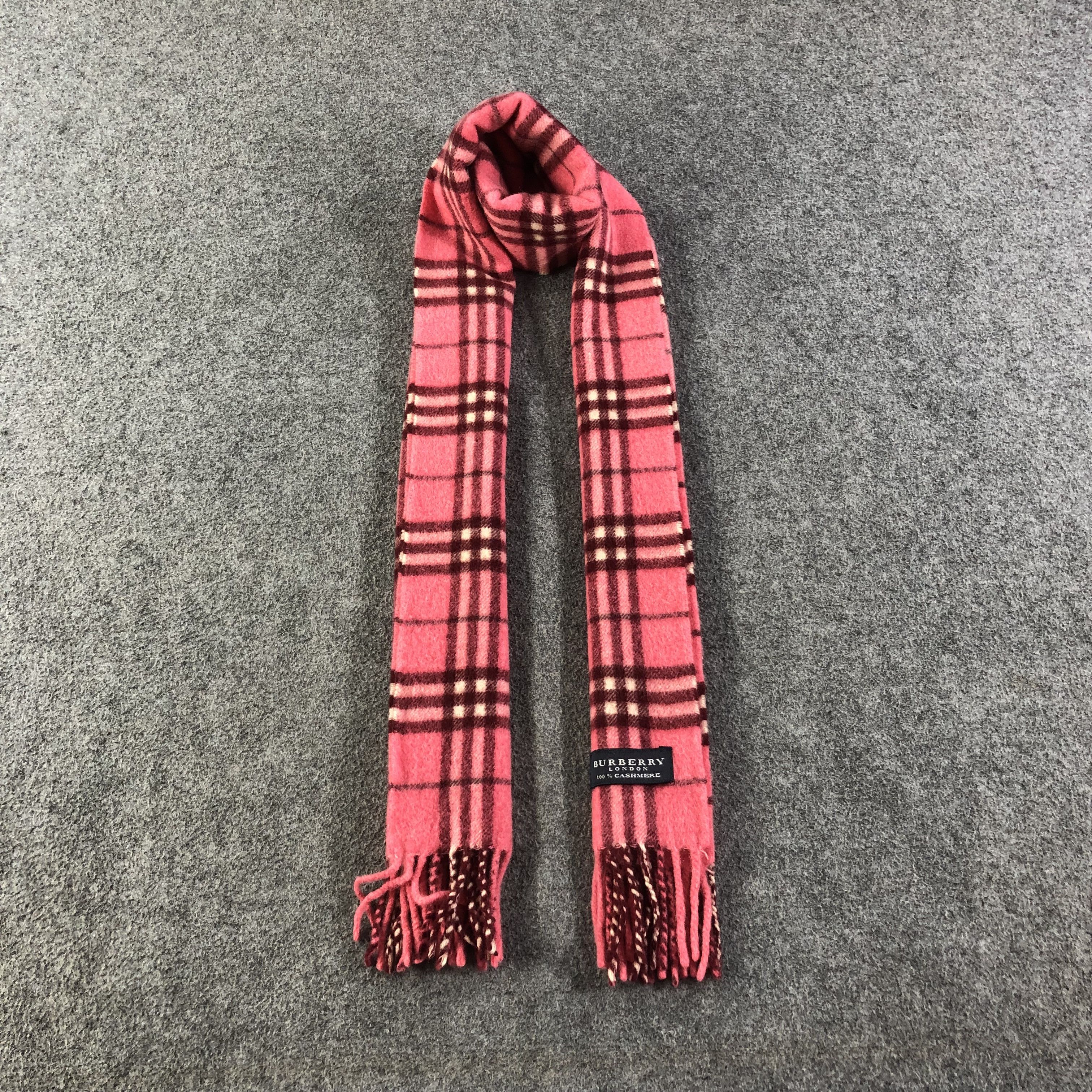 Burberry Burberry Nova Check Cashmere Scarf Muffler V1133 Size ONE SIZE - 1 Thumbnail