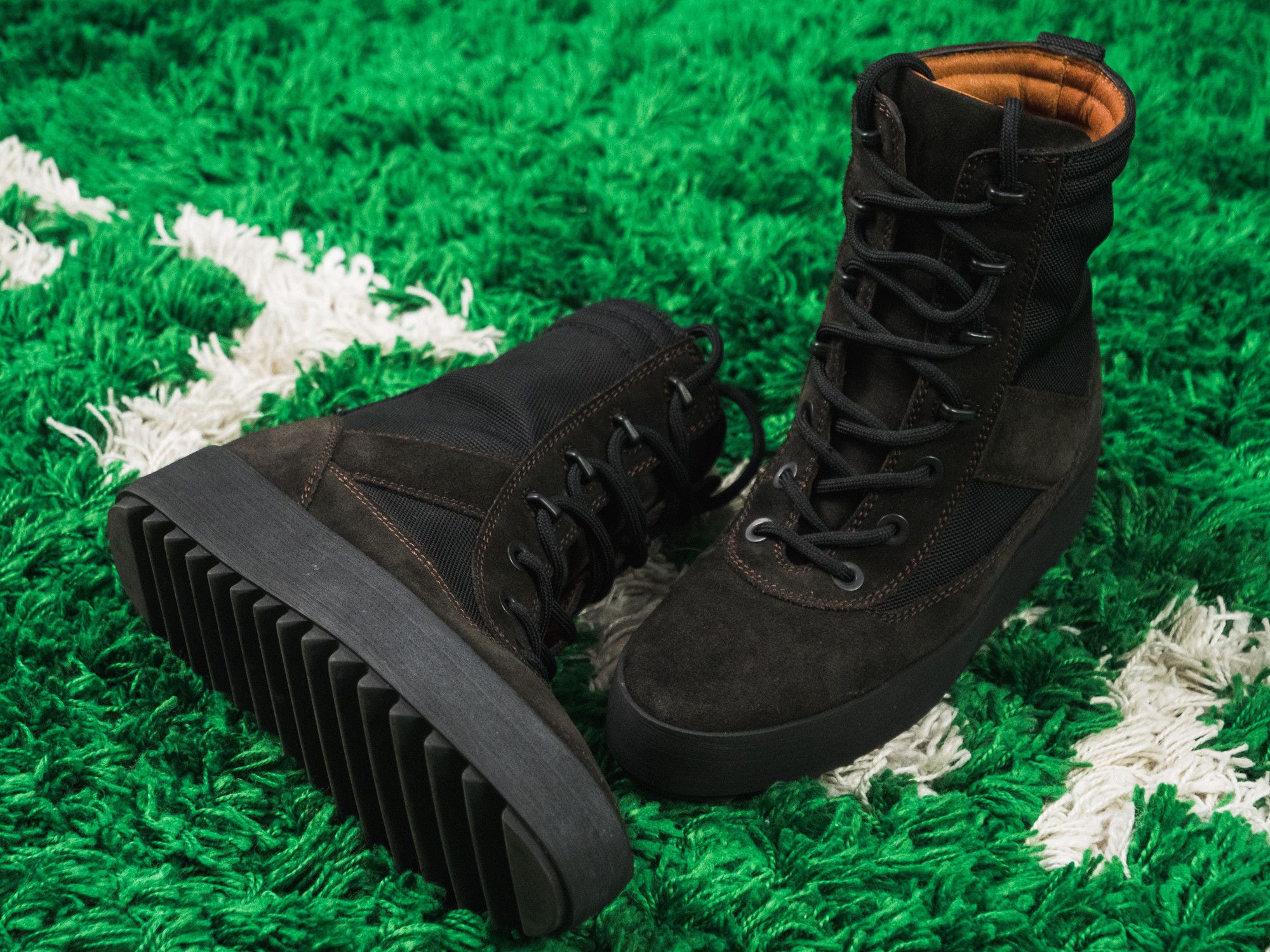 Yeezy RARE! VNGS YEEZY SEASON 3 boots OIL military sole Size US 6 / EU 39 - 7 Thumbnail