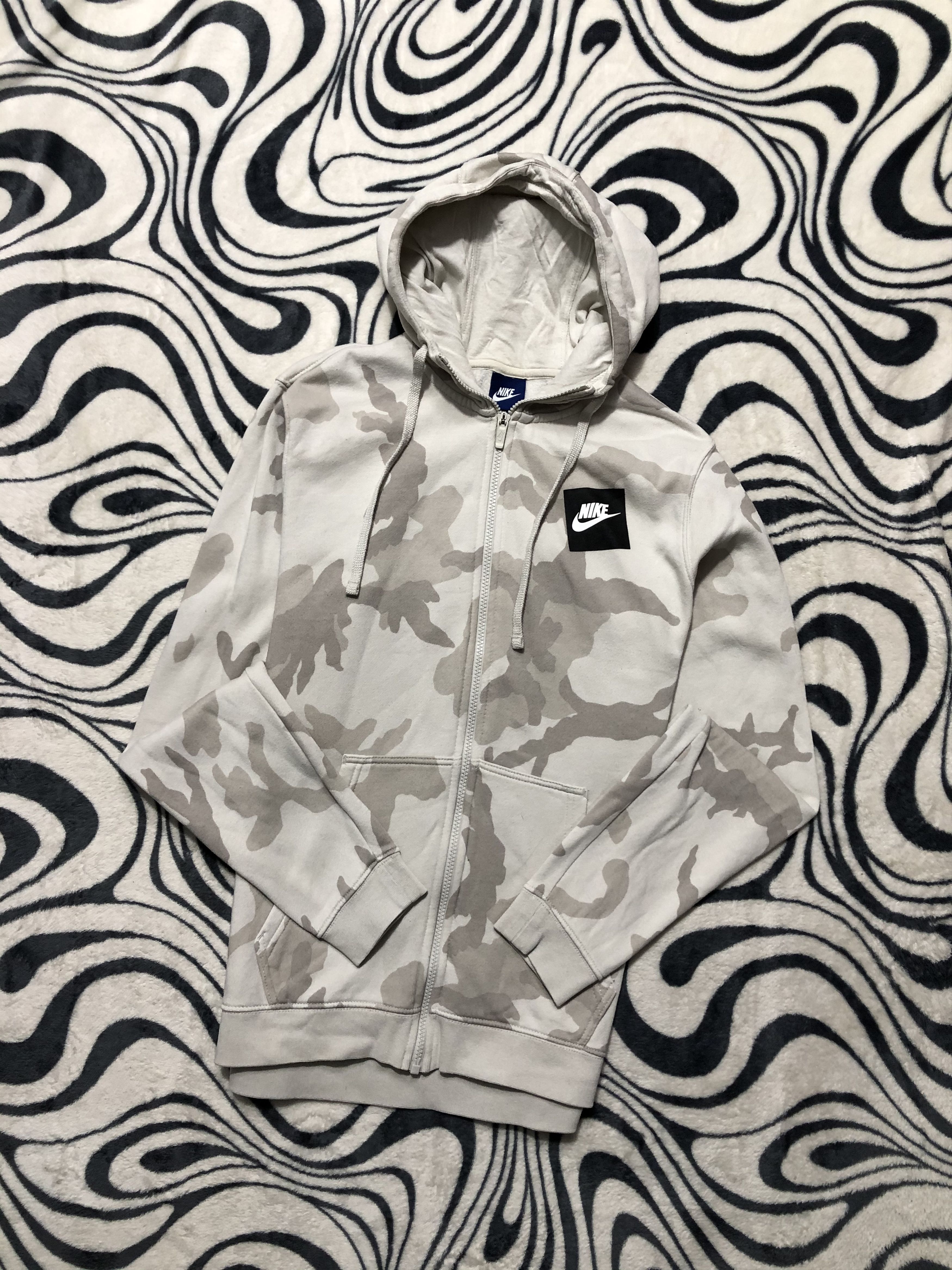 Nike Nike Vintage Camo Hoodie Y2K Size US L / EU 52-54 / 3 - 1 Thumbnail