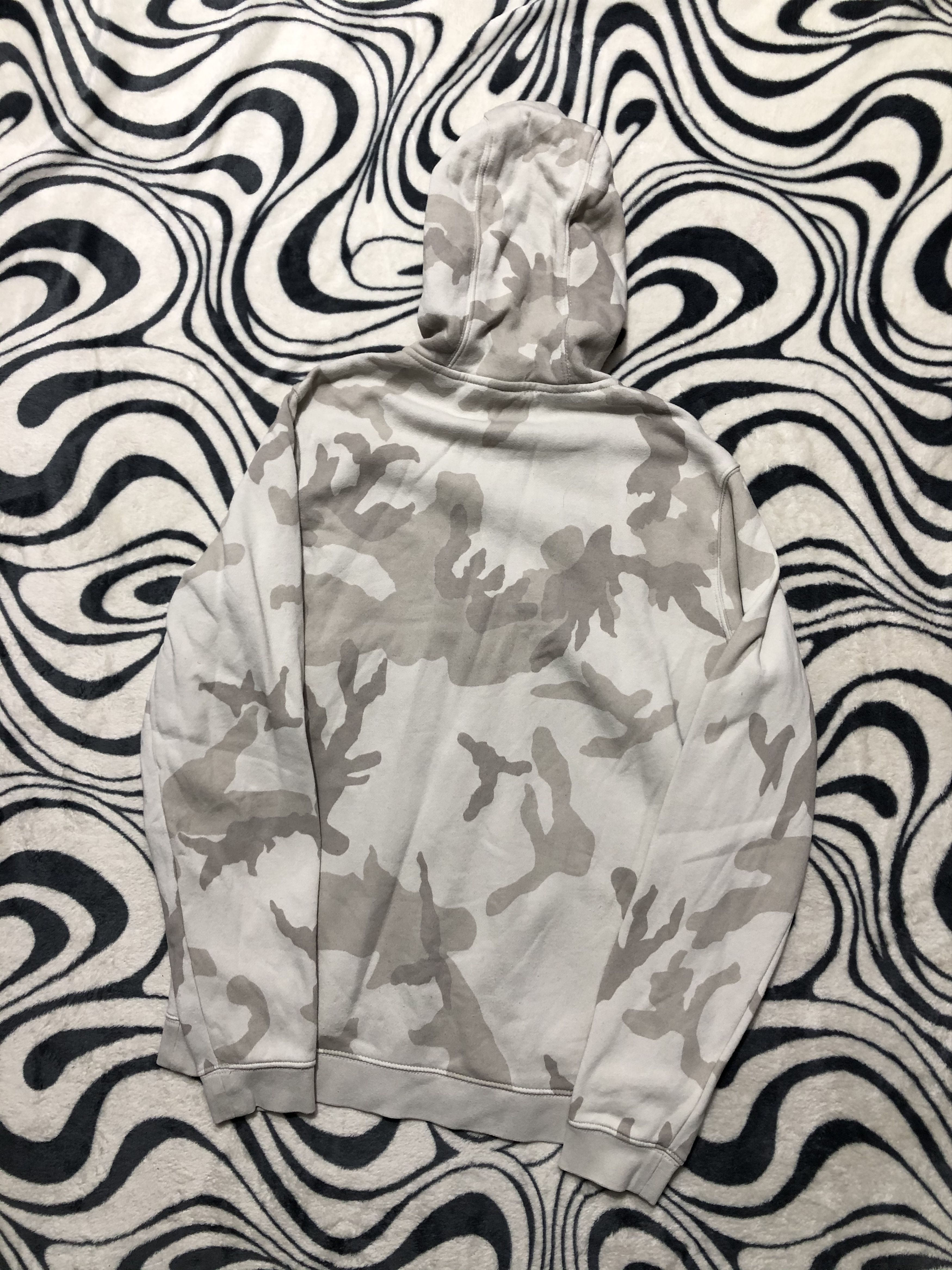Nike Nike Vintage Camo Hoodie Y2K Size US L / EU 52-54 / 3 - 6 Thumbnail