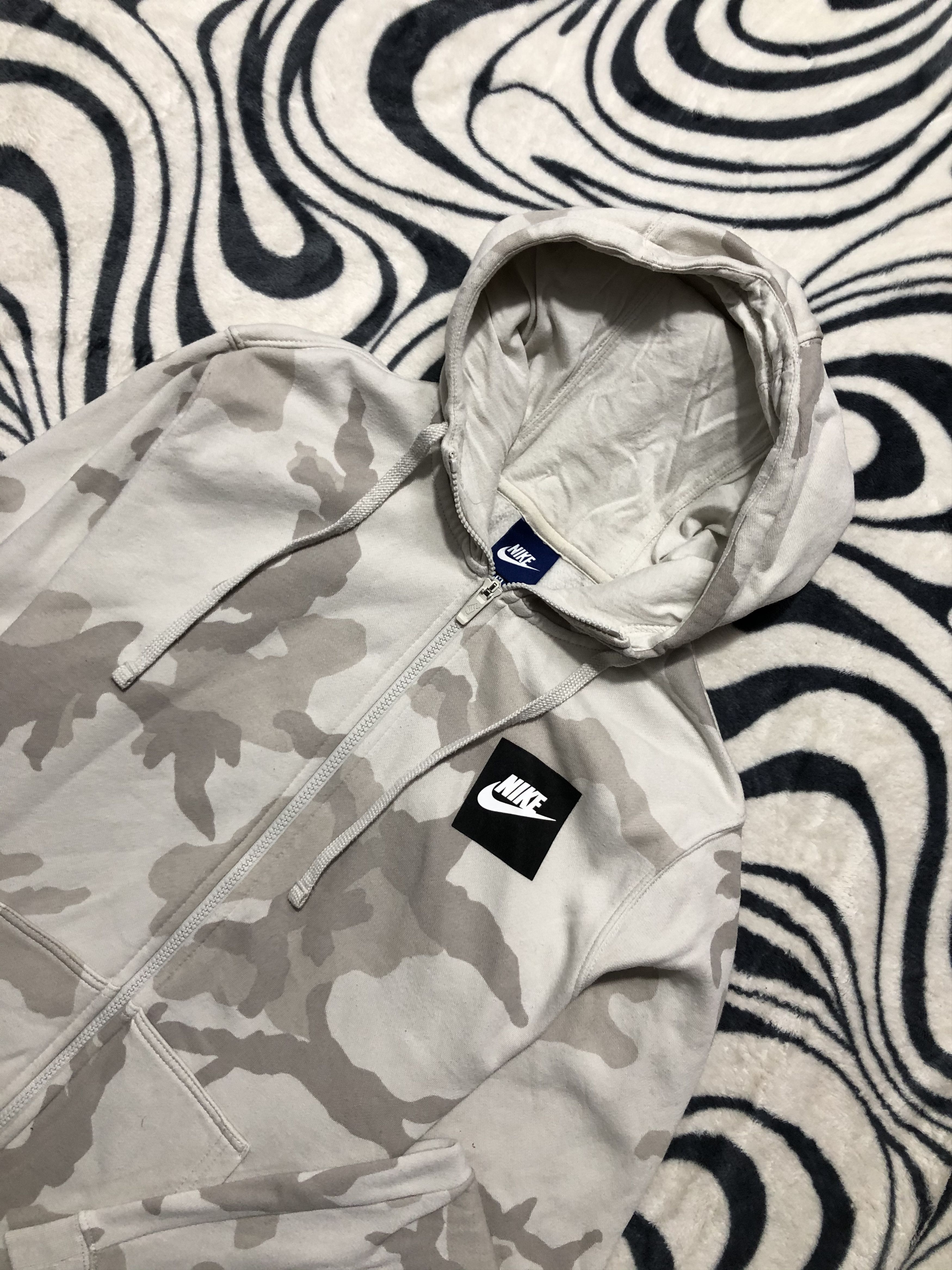 Nike Nike Vintage Camo Hoodie Y2K Size US L / EU 52-54 / 3 - 2 Thumbnail