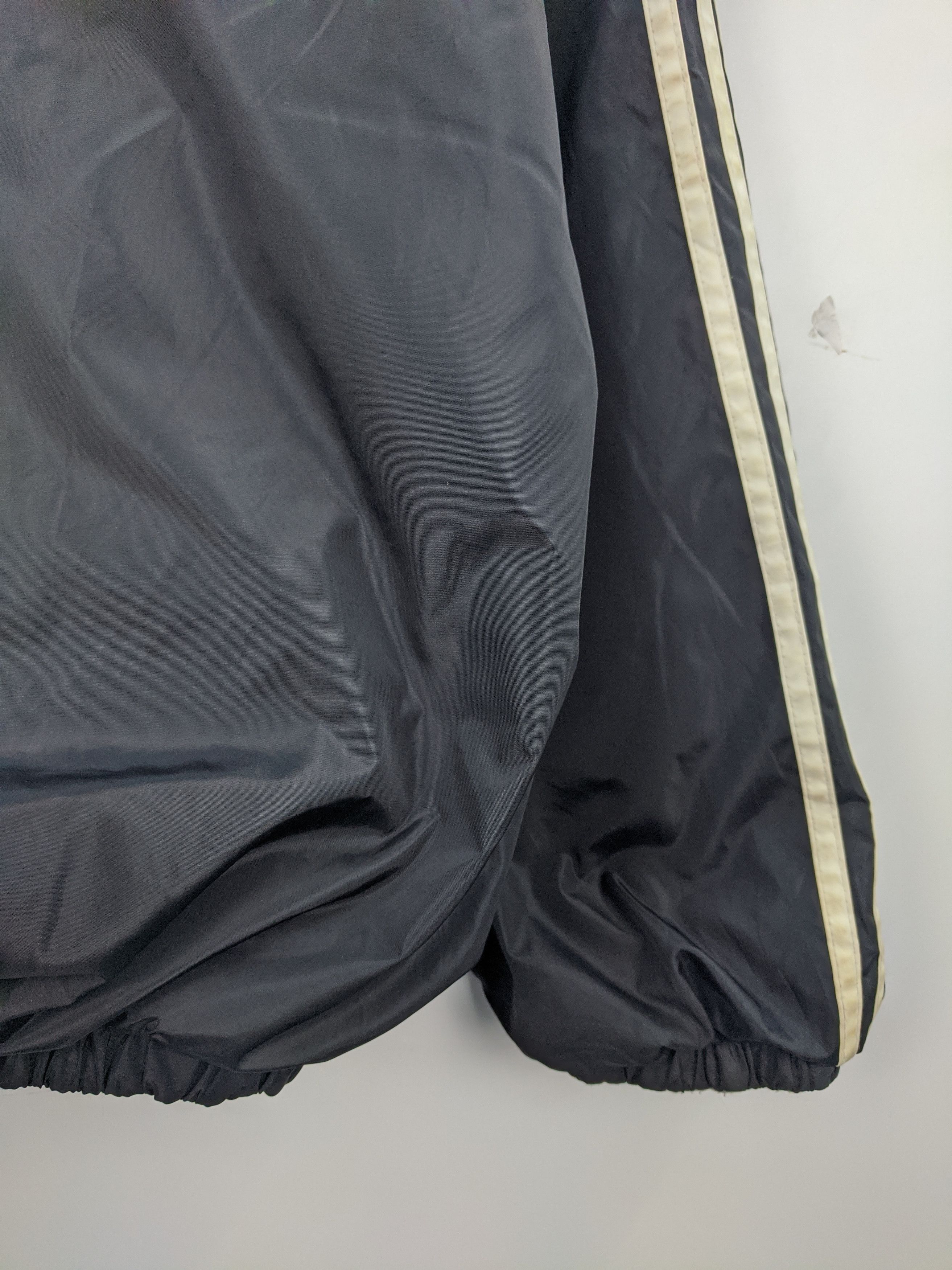 Adidas Vintage Adidas Windbreaker Jacket J0334 Size US M / EU 48-50 / 2 - 12 Thumbnail