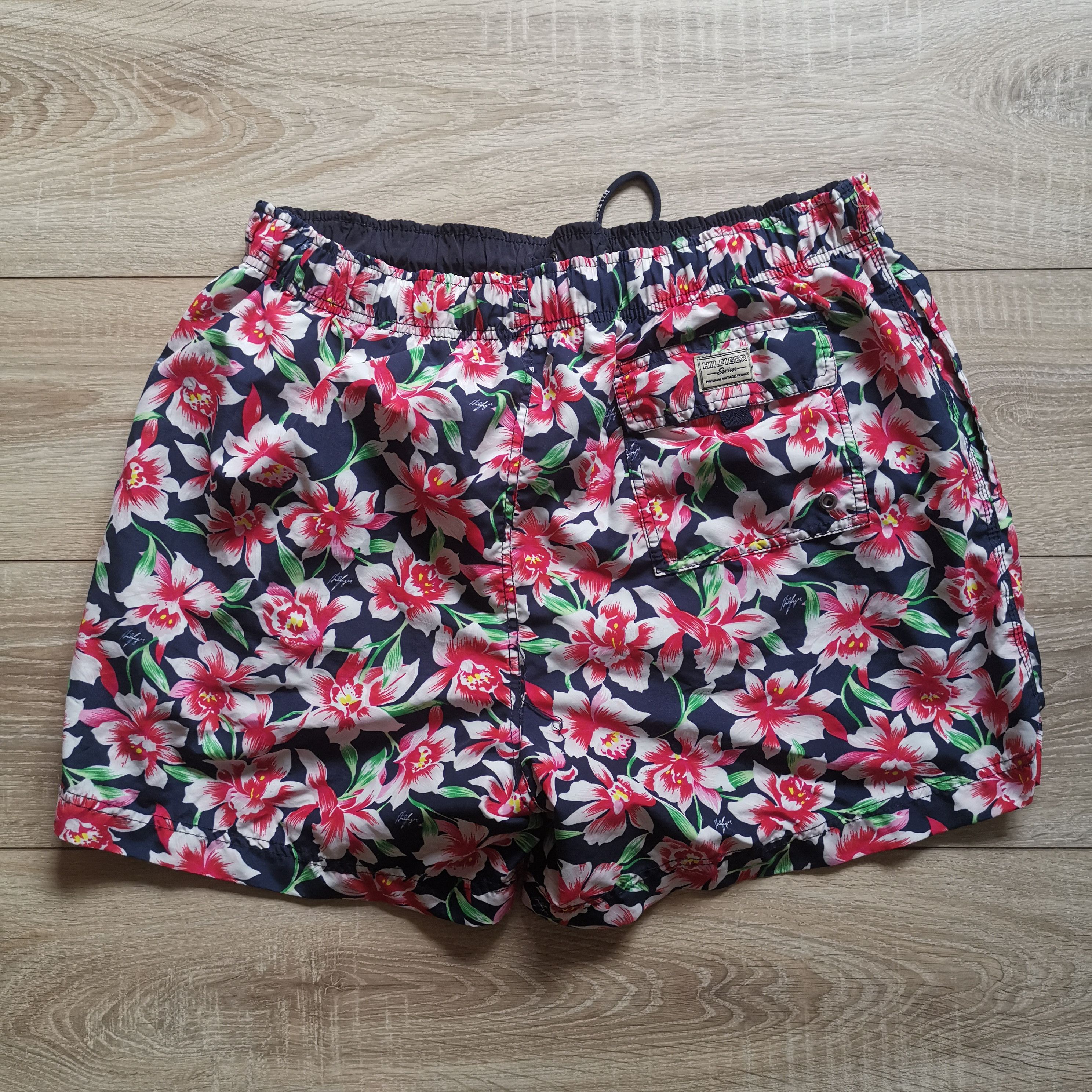 Tommy Hilfiger Tommy Hilfiger flower shorts Size US 38 / EU 54 - 2 Thumbnail