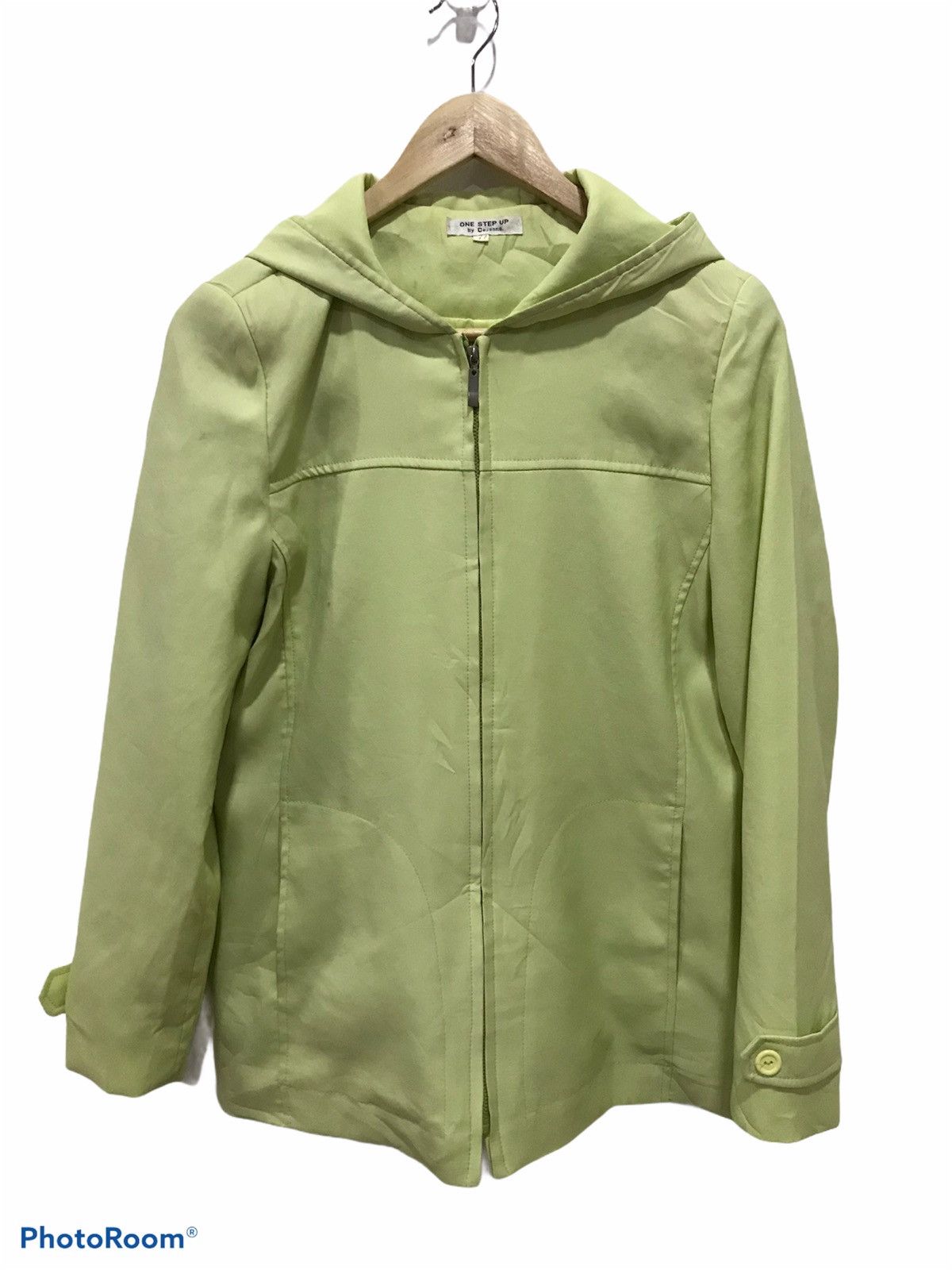 image of Sportswear One Step Up By Cejanna Training Tracktop Jacket in Green, Men's (Size Small)