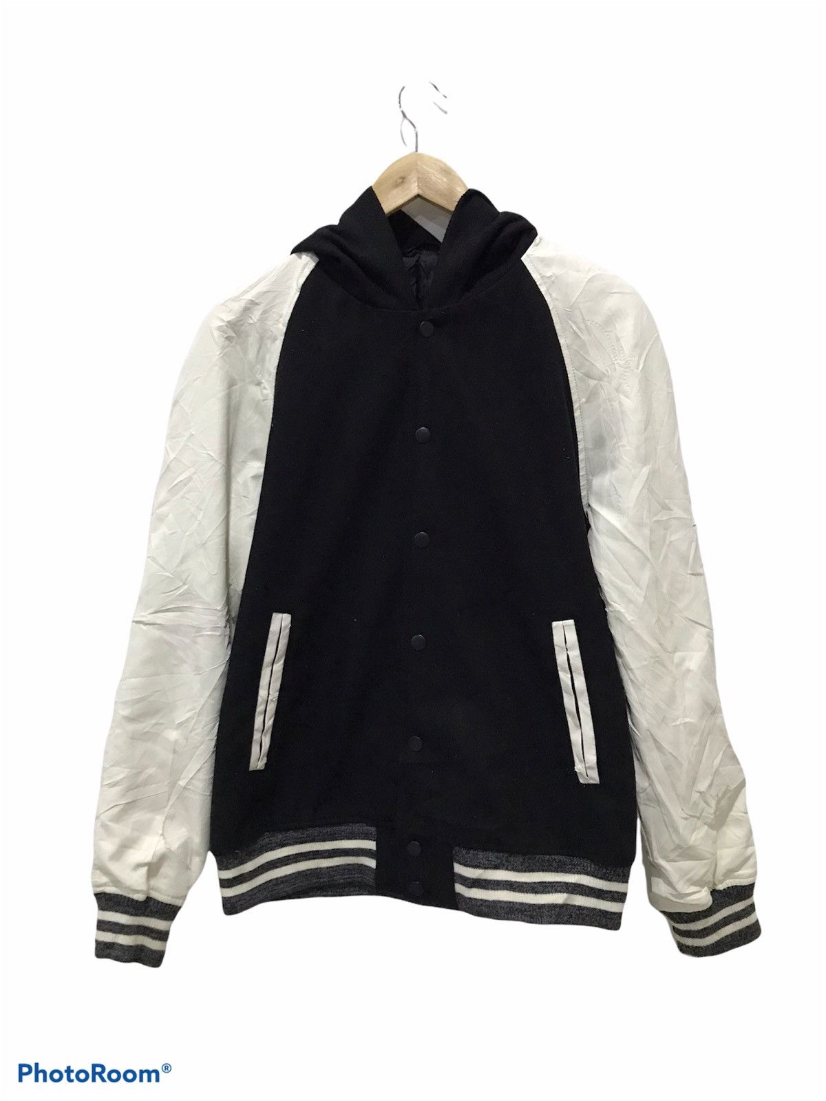 Uniqlo GU hooded Varsity Jacket Size US M / EU 48-50 / 2 - 1 Thumbnail