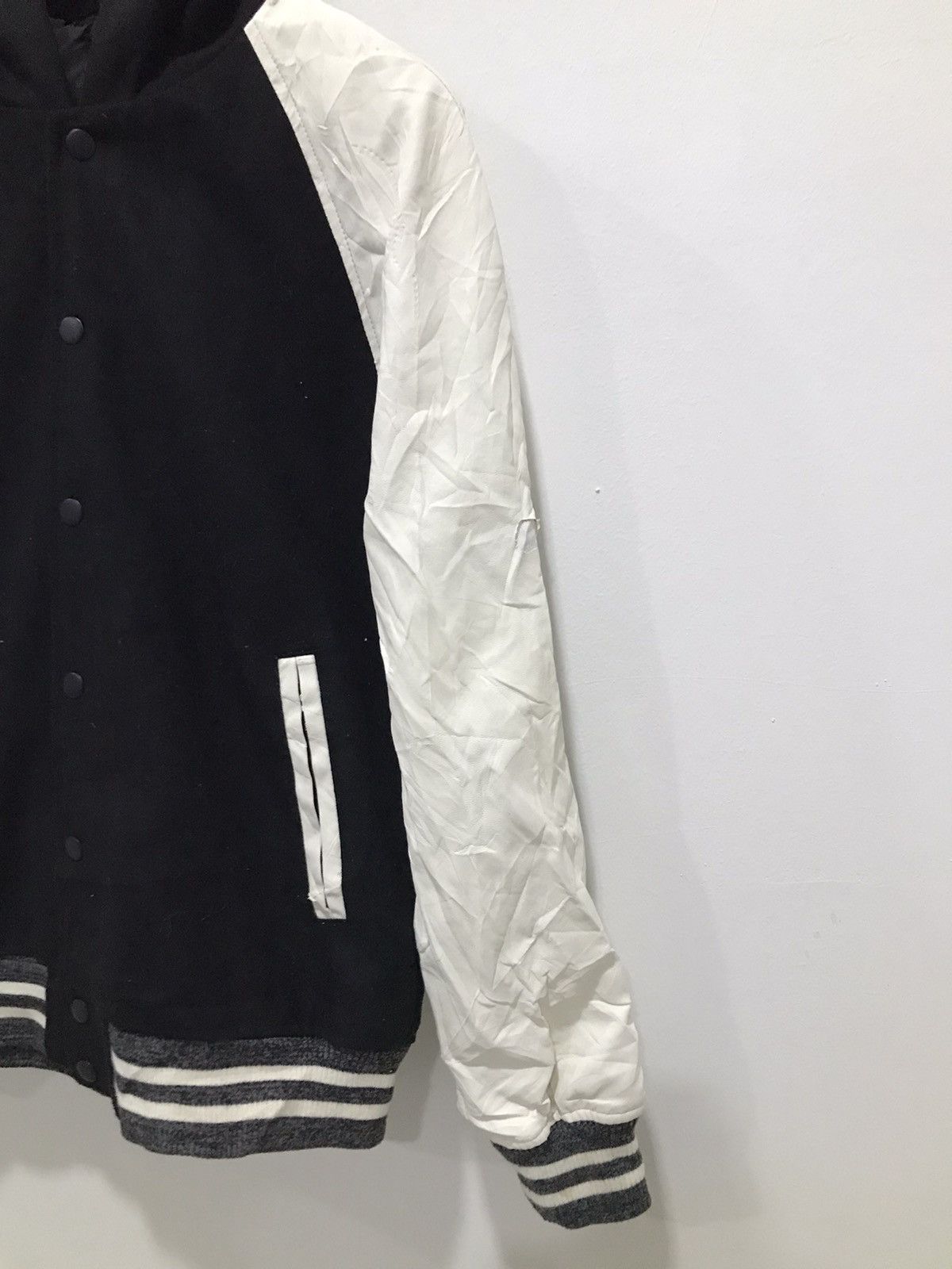 Uniqlo GU hooded Varsity Jacket Size US M / EU 48-50 / 2 - 6 Thumbnail