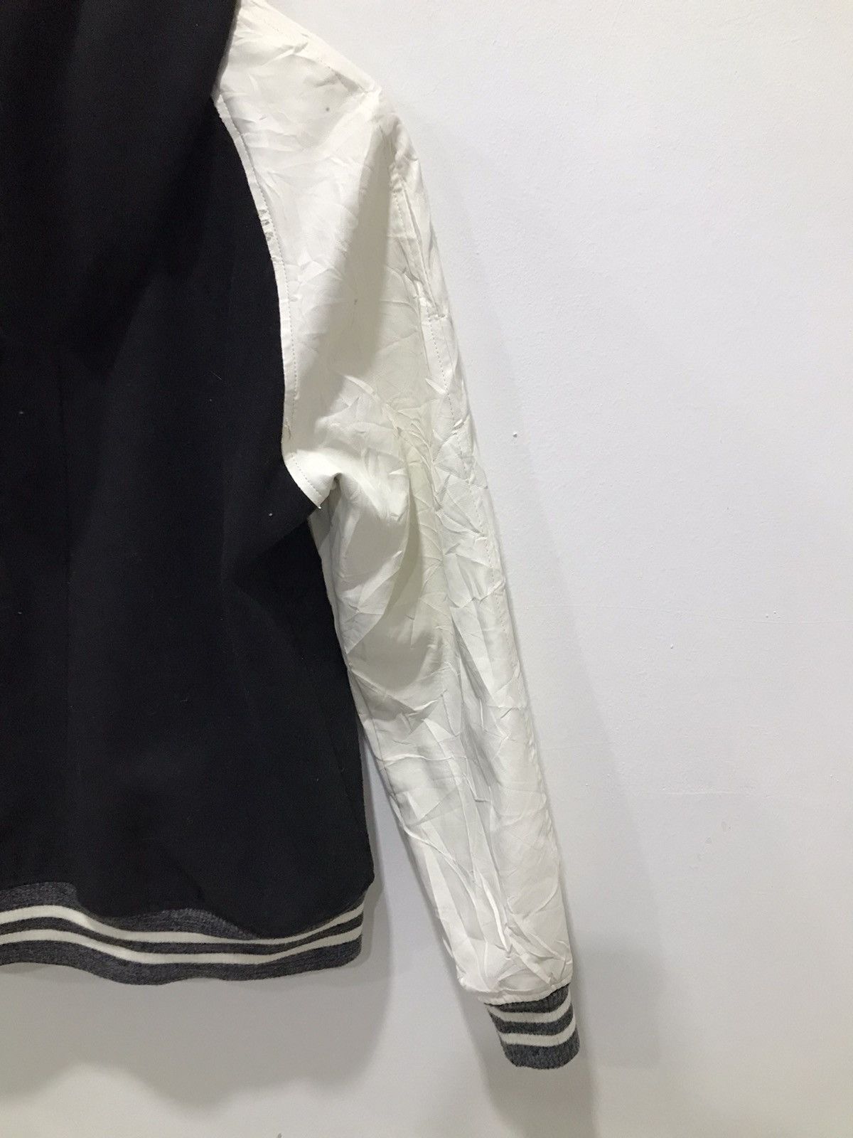 Uniqlo GU hooded Varsity Jacket Size US M / EU 48-50 / 2 - 14 Thumbnail