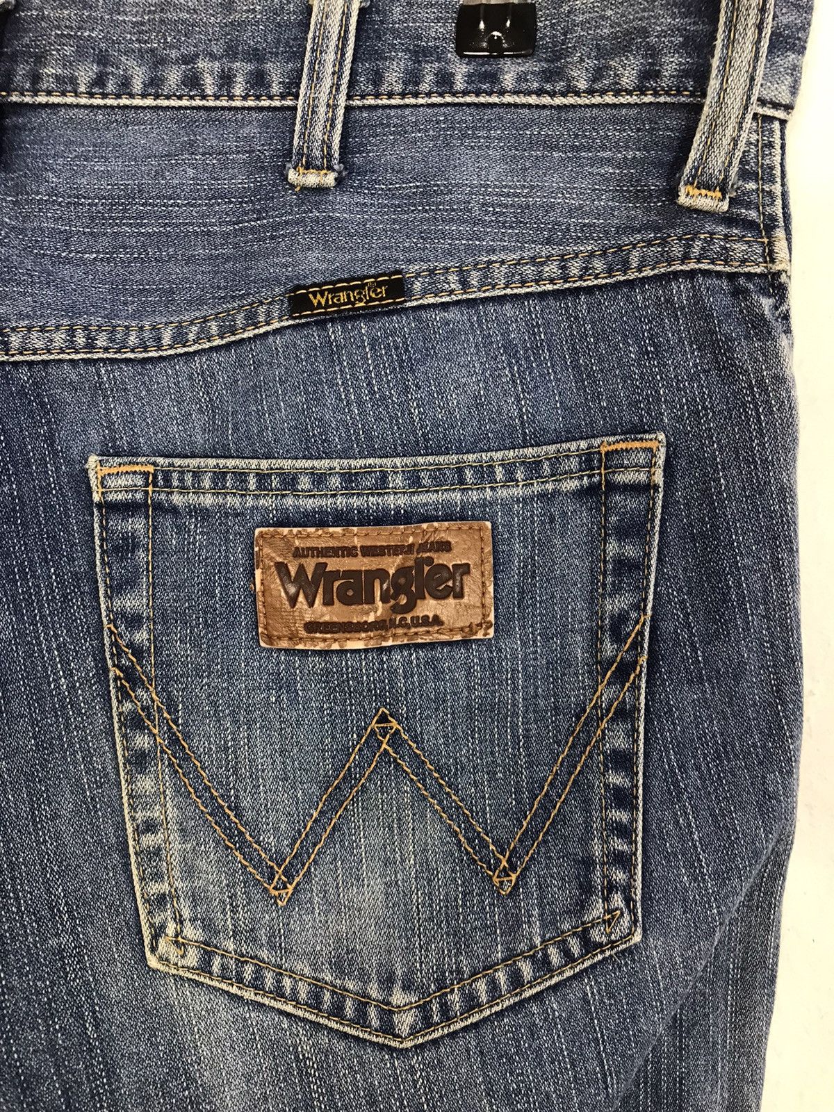 Japanese Brand × Vintage × Wrangler Vintage Wrangler Blue Wash Zipper Style Size US 35 - 11 Thumbnail