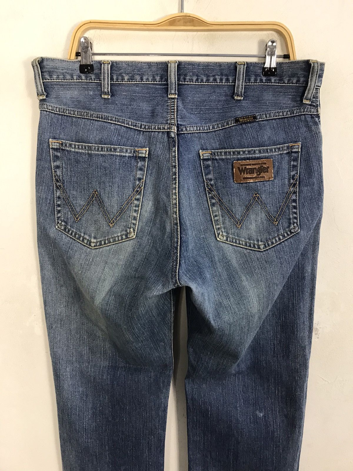 Japanese Brand × Vintage × Wrangler Vintage Wrangler Blue Wash Zipper Style Size US 35 - 10 Thumbnail