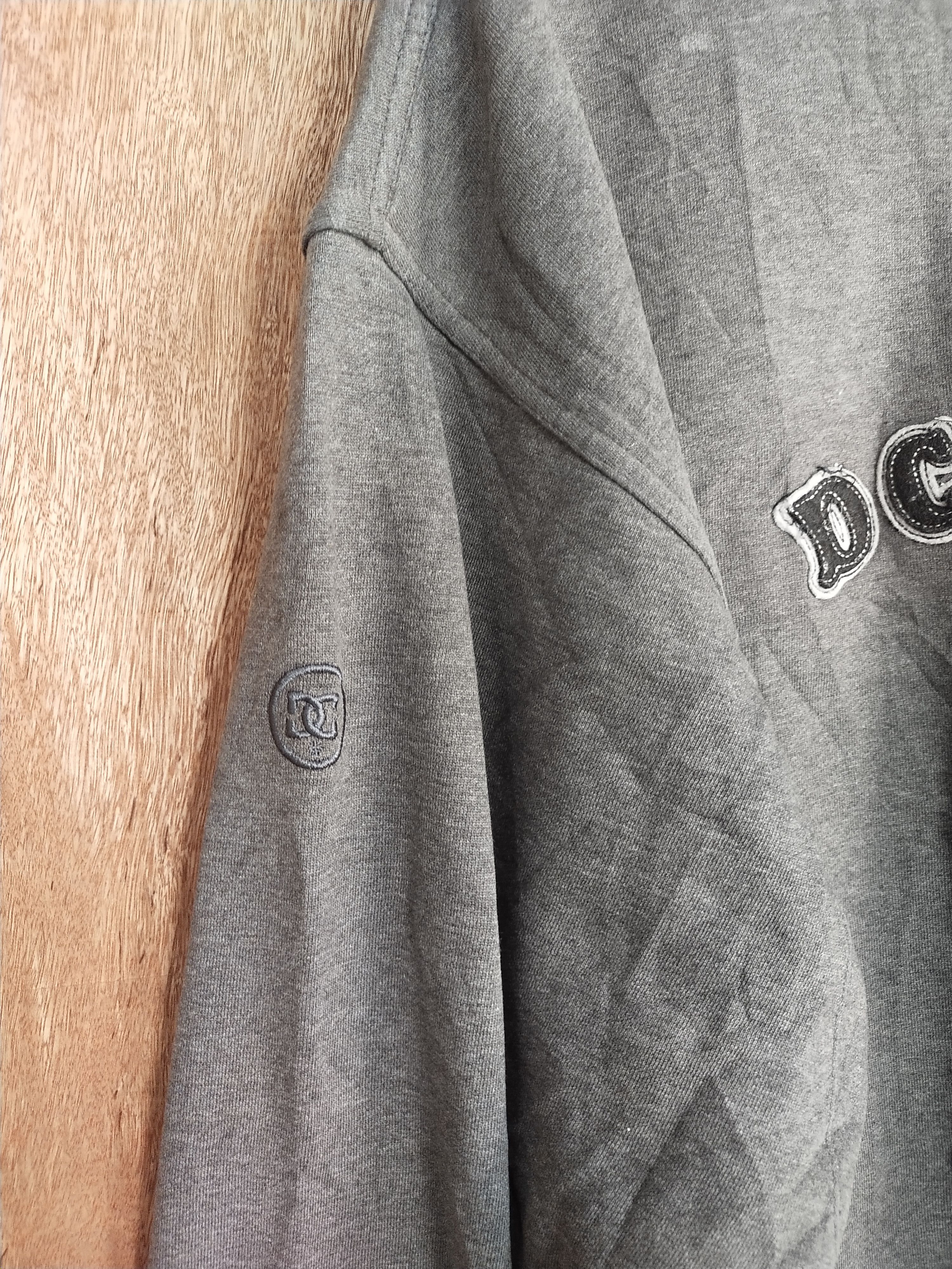 DC DL DC skate faded Gray sweaters sweatshirt #S232 Size US L / EU 52-54 / 3 - 4 Thumbnail