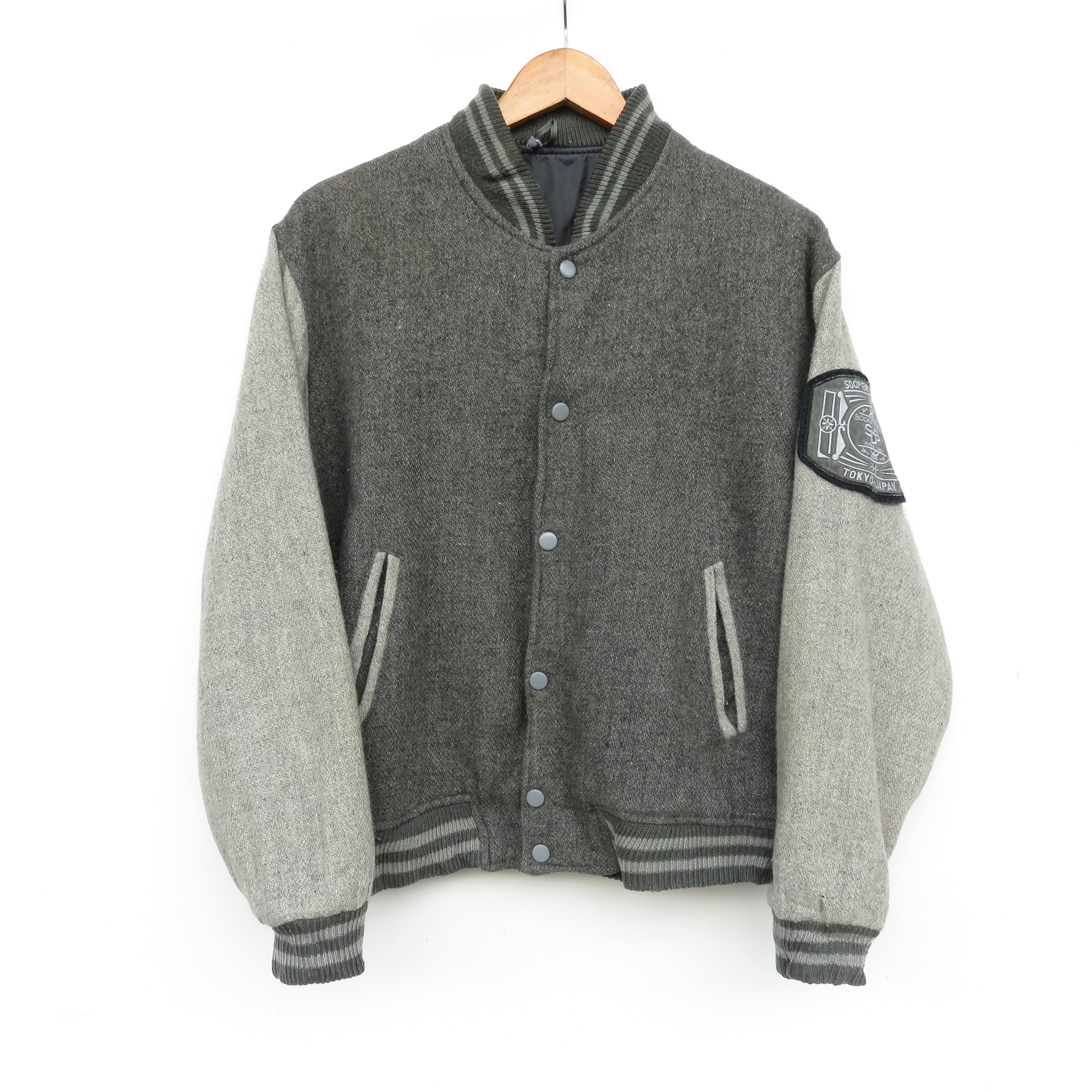 Vintage Vintage 90s Wool Badges Varsity Jacket Size US L / EU 52-54 / 3 - 1 Thumbnail