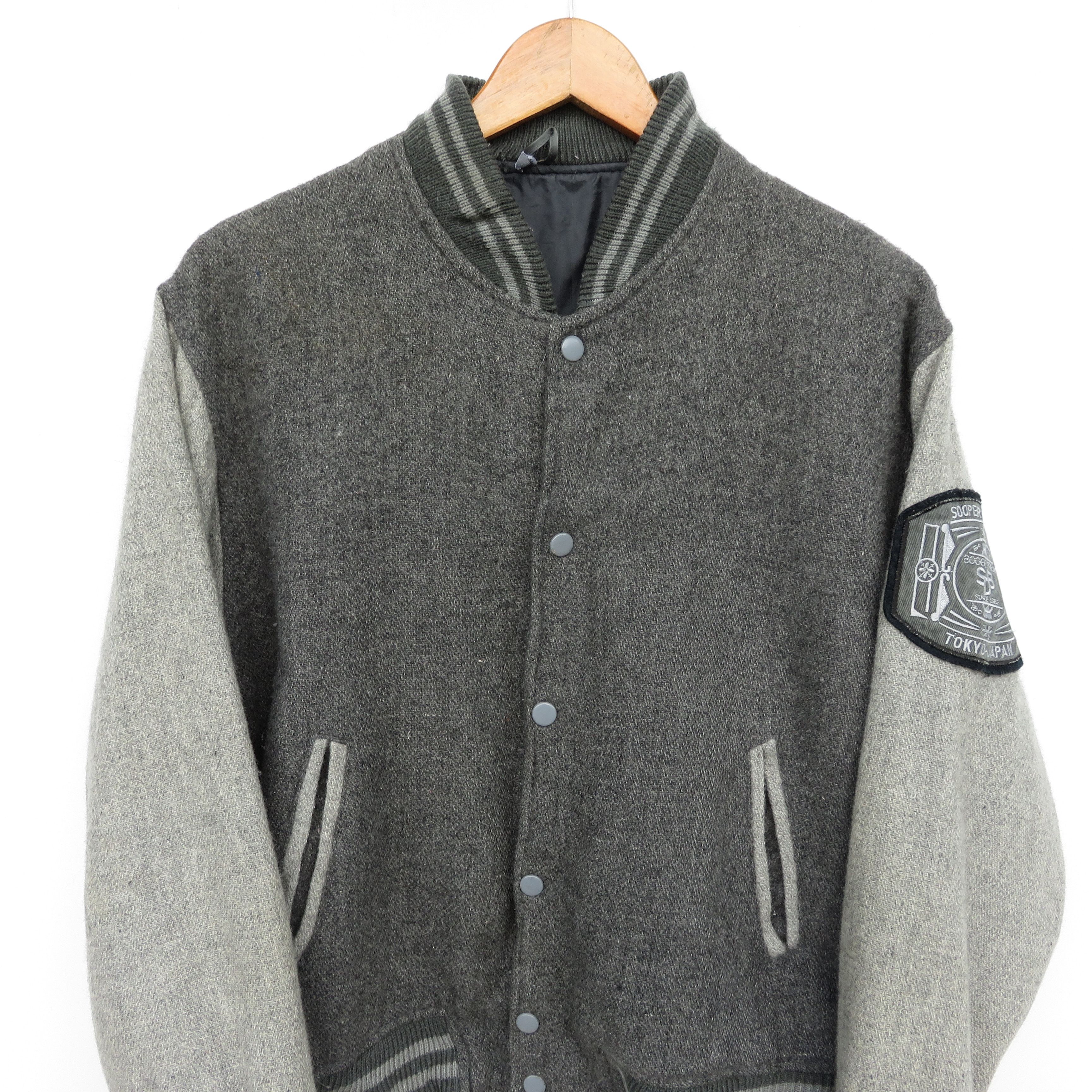 Vintage Vintage 90s Wool Badges Varsity Jacket Size US L / EU 52-54 / 3 - 2 Thumbnail