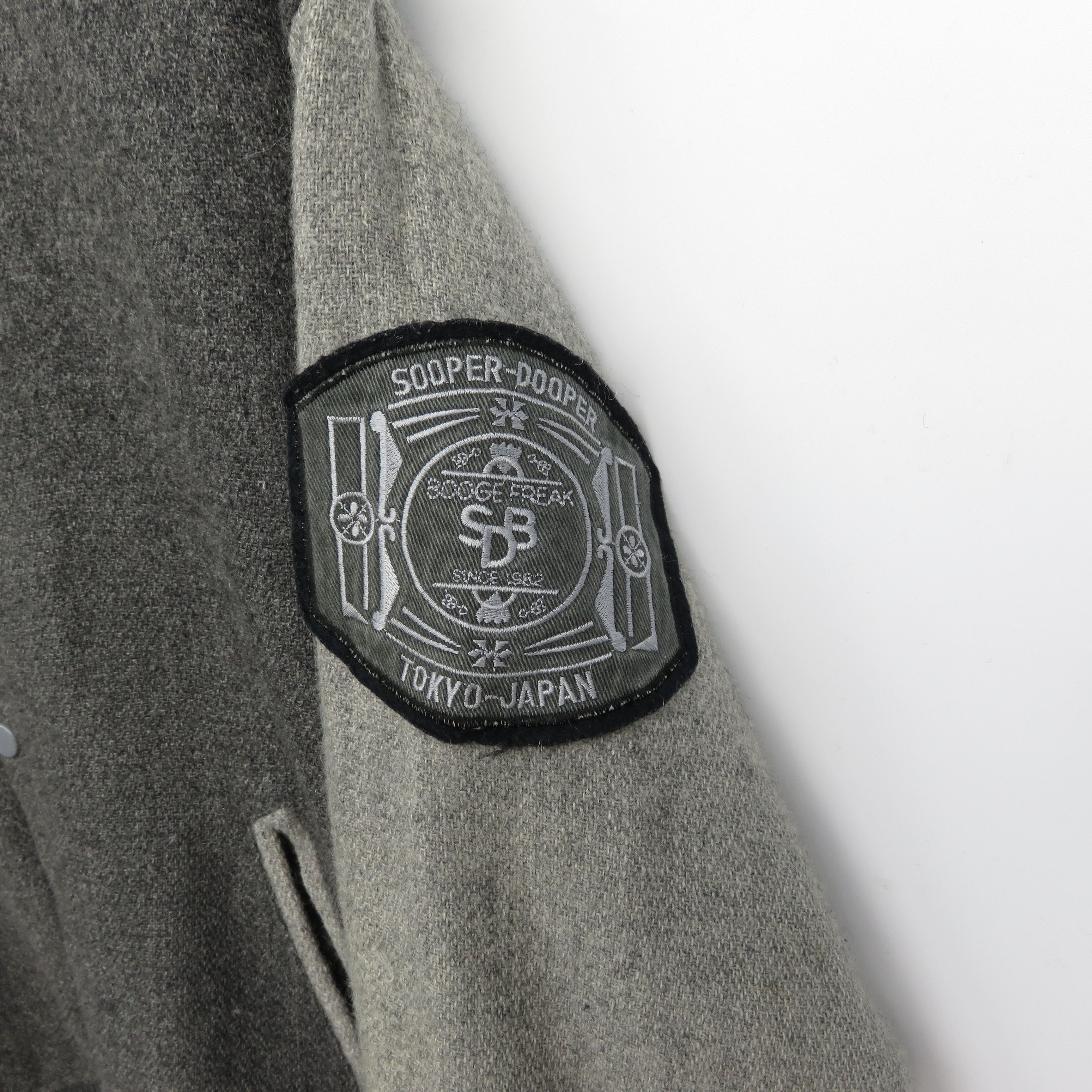 Vintage Vintage 90s Wool Badges Varsity Jacket Size US L / EU 52-54 / 3 - 4 Thumbnail