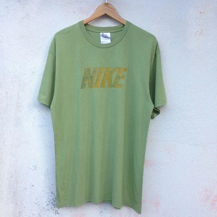 Nike × Vintage Vintage Nike Y2K Big Logo Tee Size US L / EU 52-54 / 3 - 1 Thumbnail