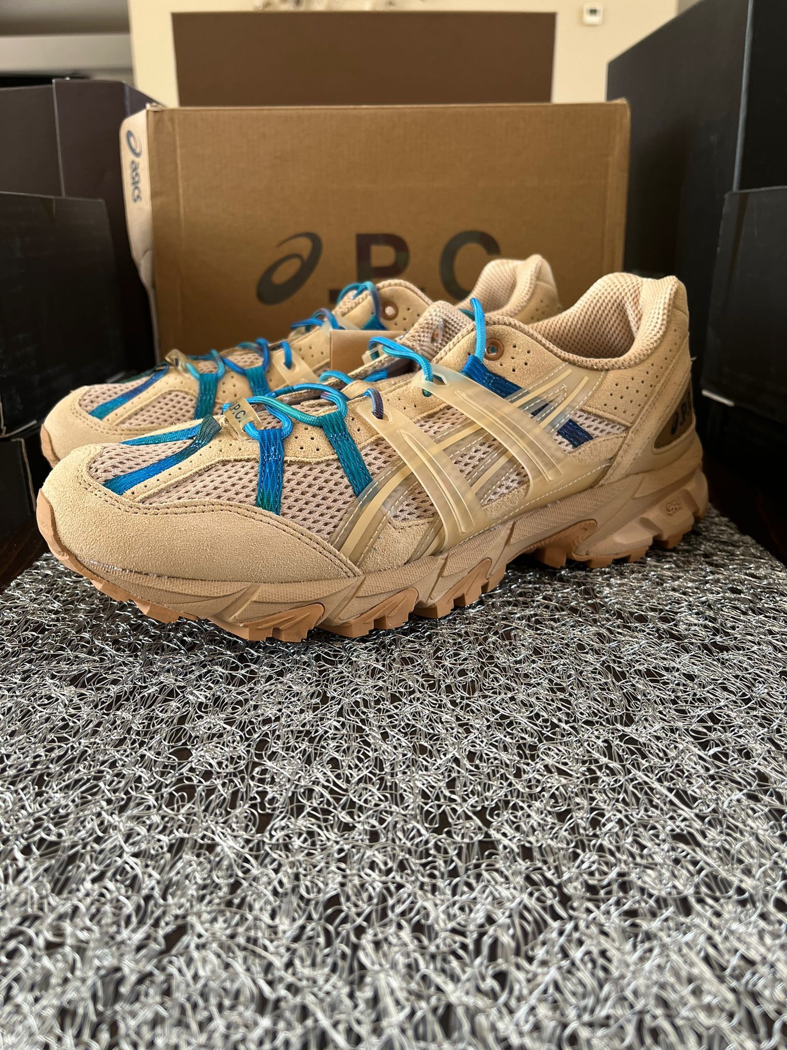 A.P.C. × Asics Gel Sonoma 15-50 in Dune Size US 10 / EU 43 - 4 Thumbnail