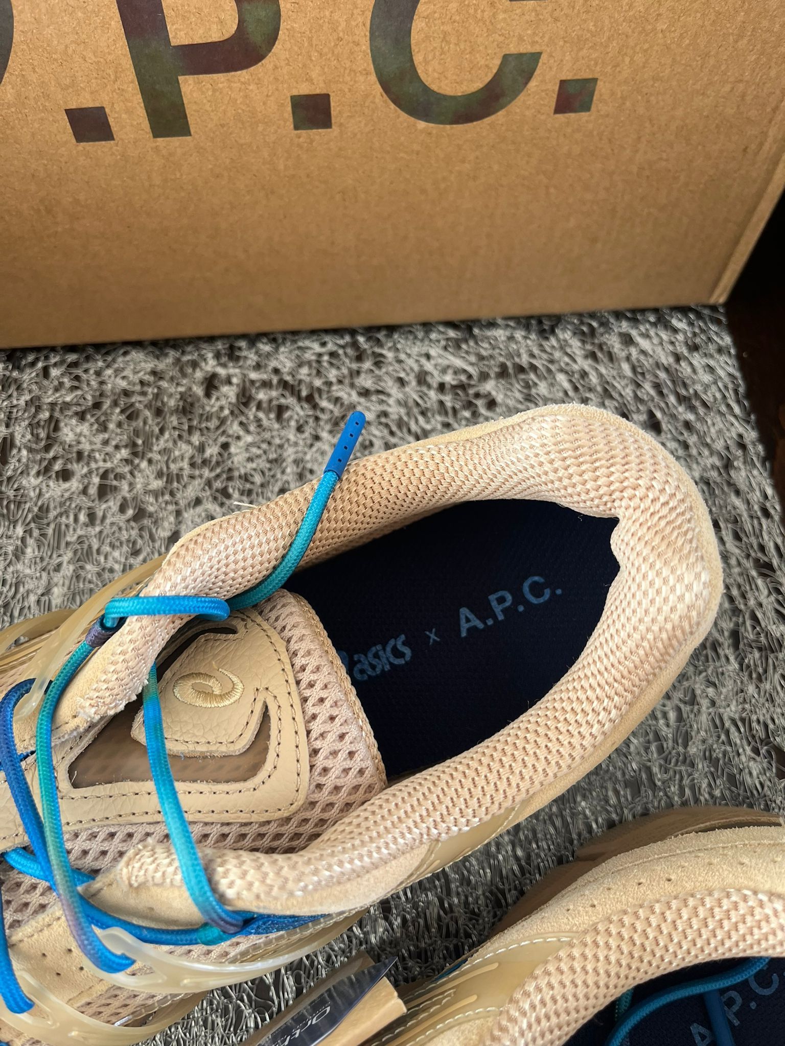 A.P.C. × Asics Gel Sonoma 15-50 in Dune Size US 10 / EU 43 - 10 Thumbnail