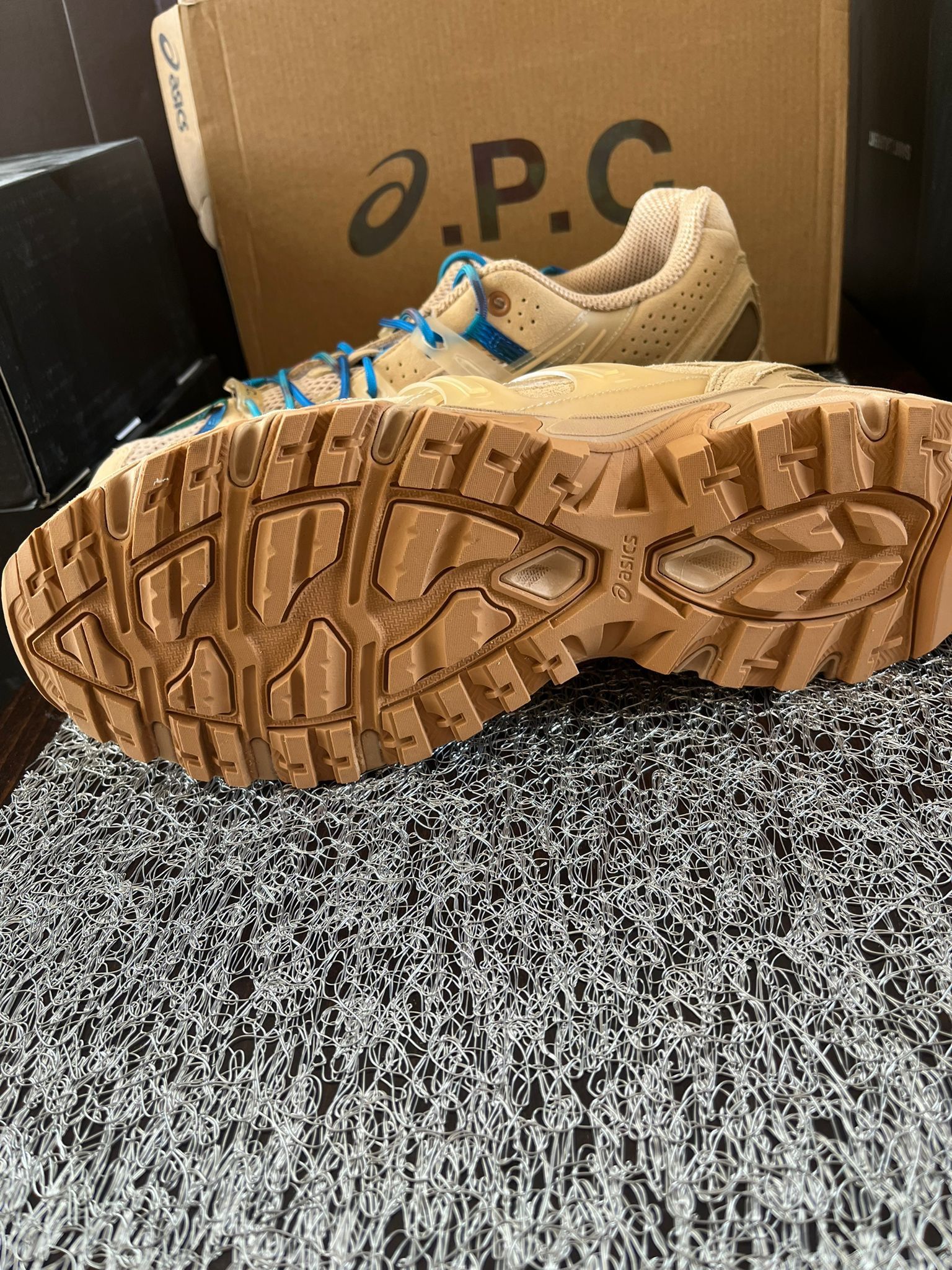 A.P.C. × Asics Gel Sonoma 15-50 in Dune Size US 10 / EU 43 - 15 Thumbnail