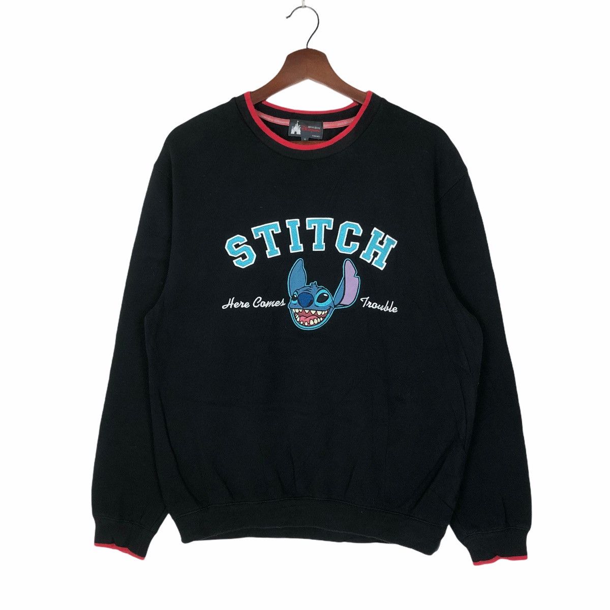 image of Cartoon Network x Disney Vintage Disney Stitch Sweatshirt Lilo & Stitch in Black (Size Medium)