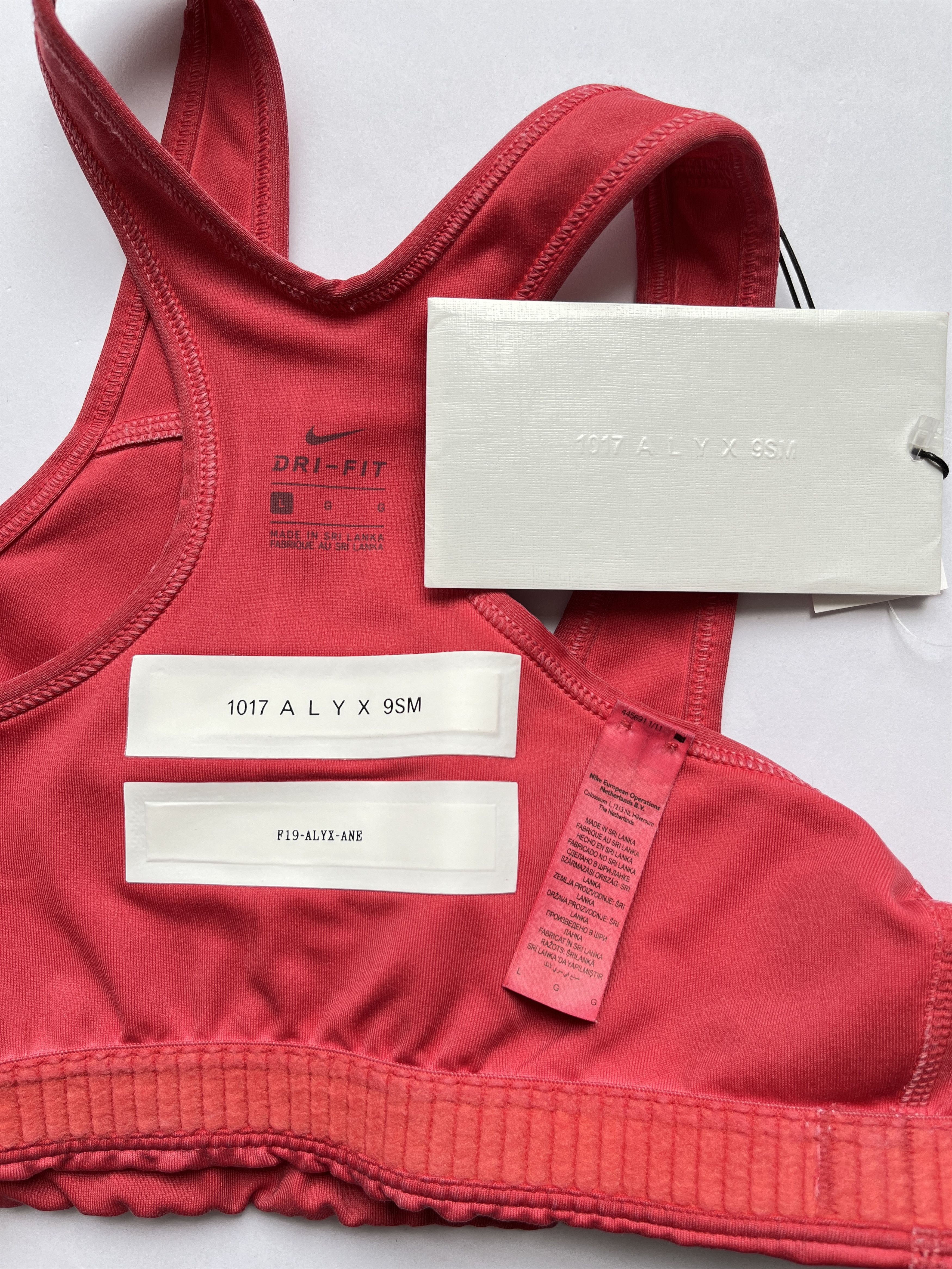 1017 ALYX 9SM ⚡️QUICK SALE⚡️1017 ALYX 9SM x Nike Red Sports Bra Tank Top Size L / US 10 / IT 46 - 3 Thumbnail