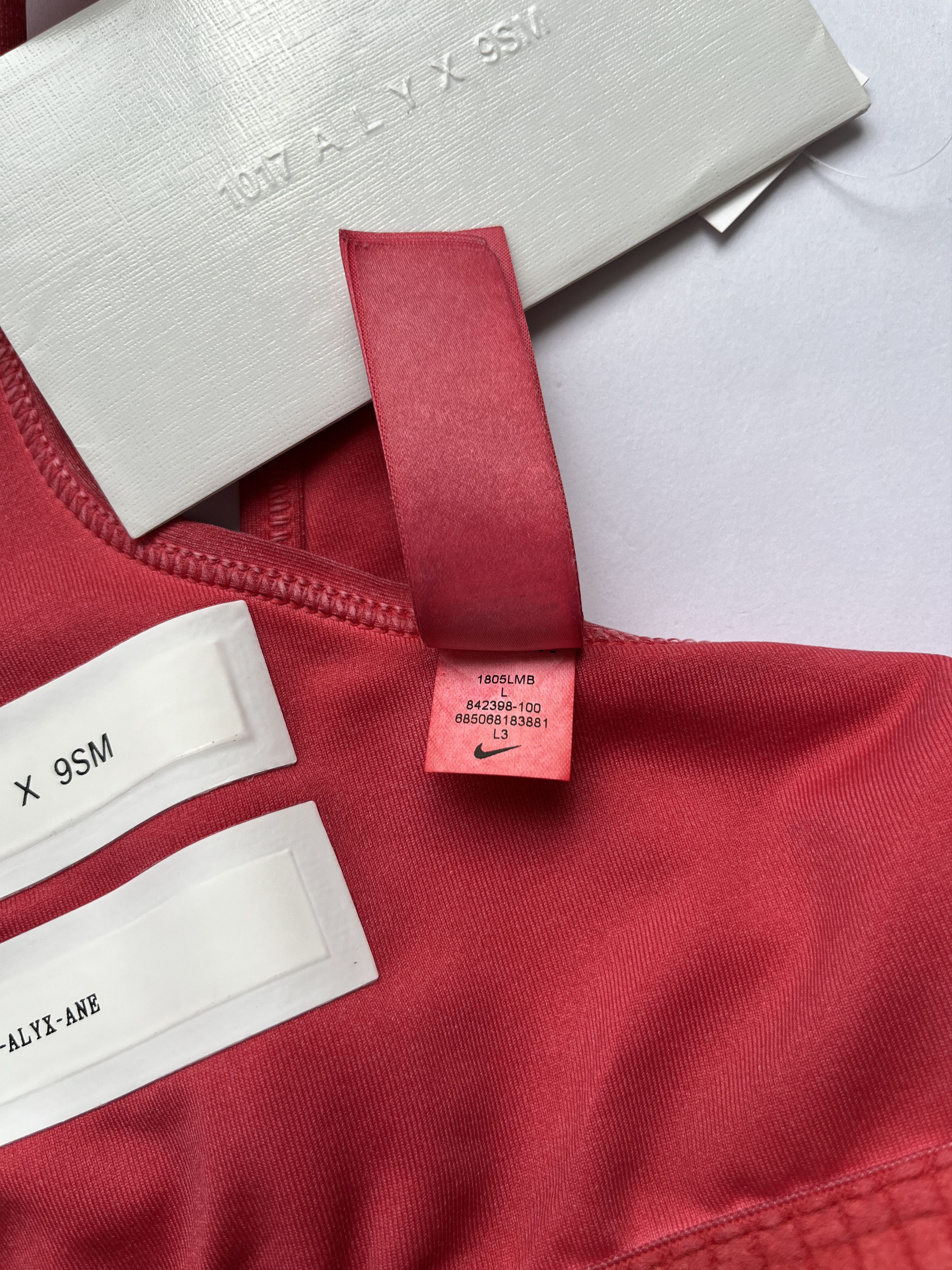 1017 ALYX 9SM ⚡️QUICK SALE⚡️1017 ALYX 9SM x Nike Red Sports Bra Tank Top Size L / US 10 / IT 46 - 5 Thumbnail