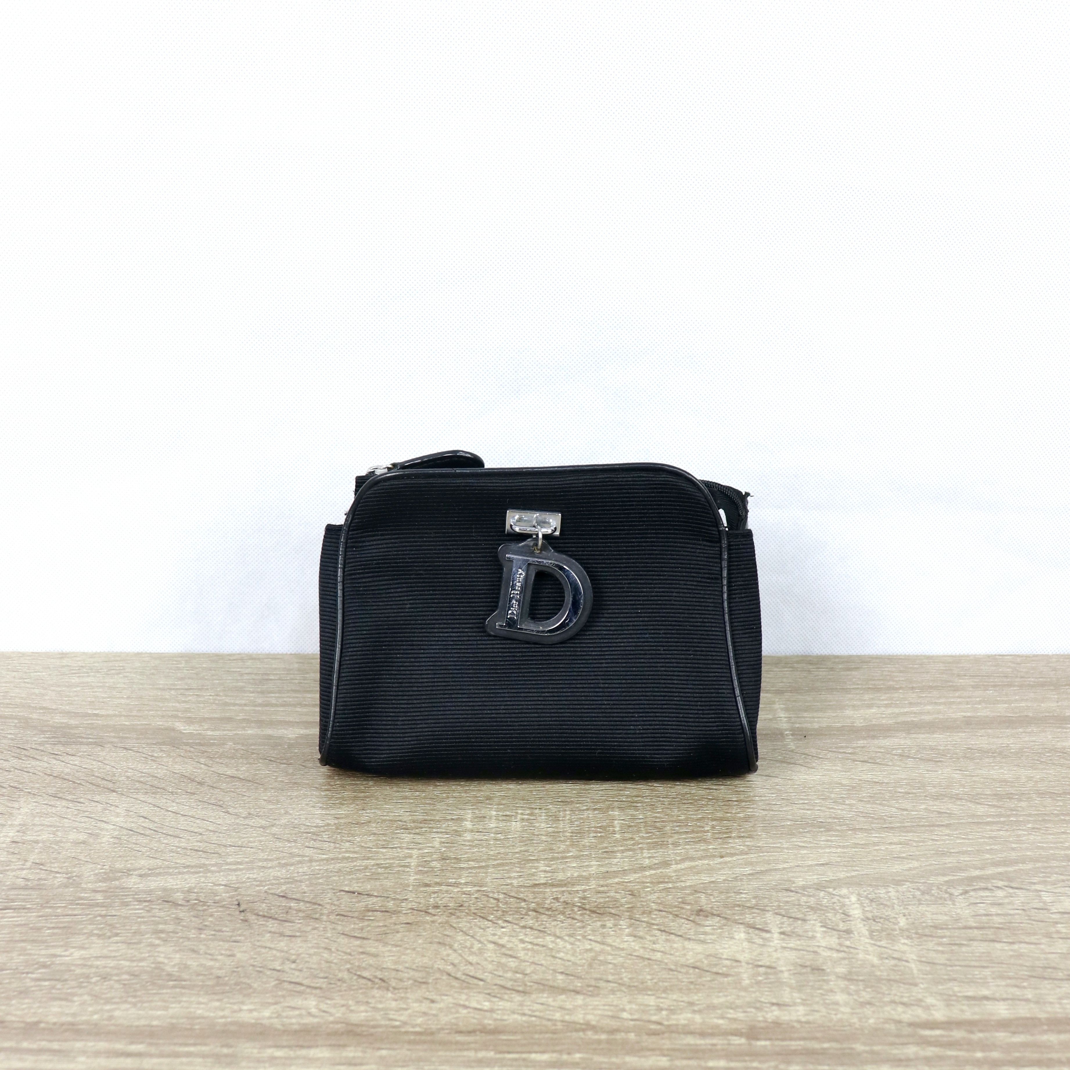 Dior Dior beauty cosmetic bag Size ONE SIZE - 1 Thumbnail