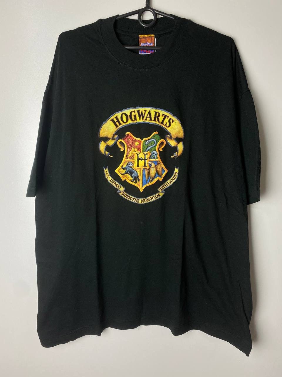 Vintage Hogwards 2001 vintage t-shirt size XL Size US XL / EU 56 / 4 - 1 Thumbnail