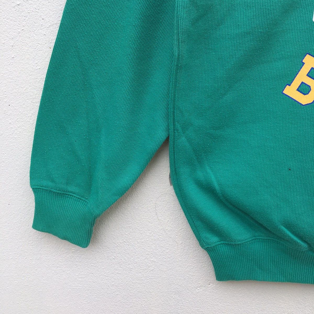 Vintage Vintage AMERICAN UCLA BRUINS BEAR Sweatshirt Size US L / EU 52-54 / 3 - 7 Thumbnail