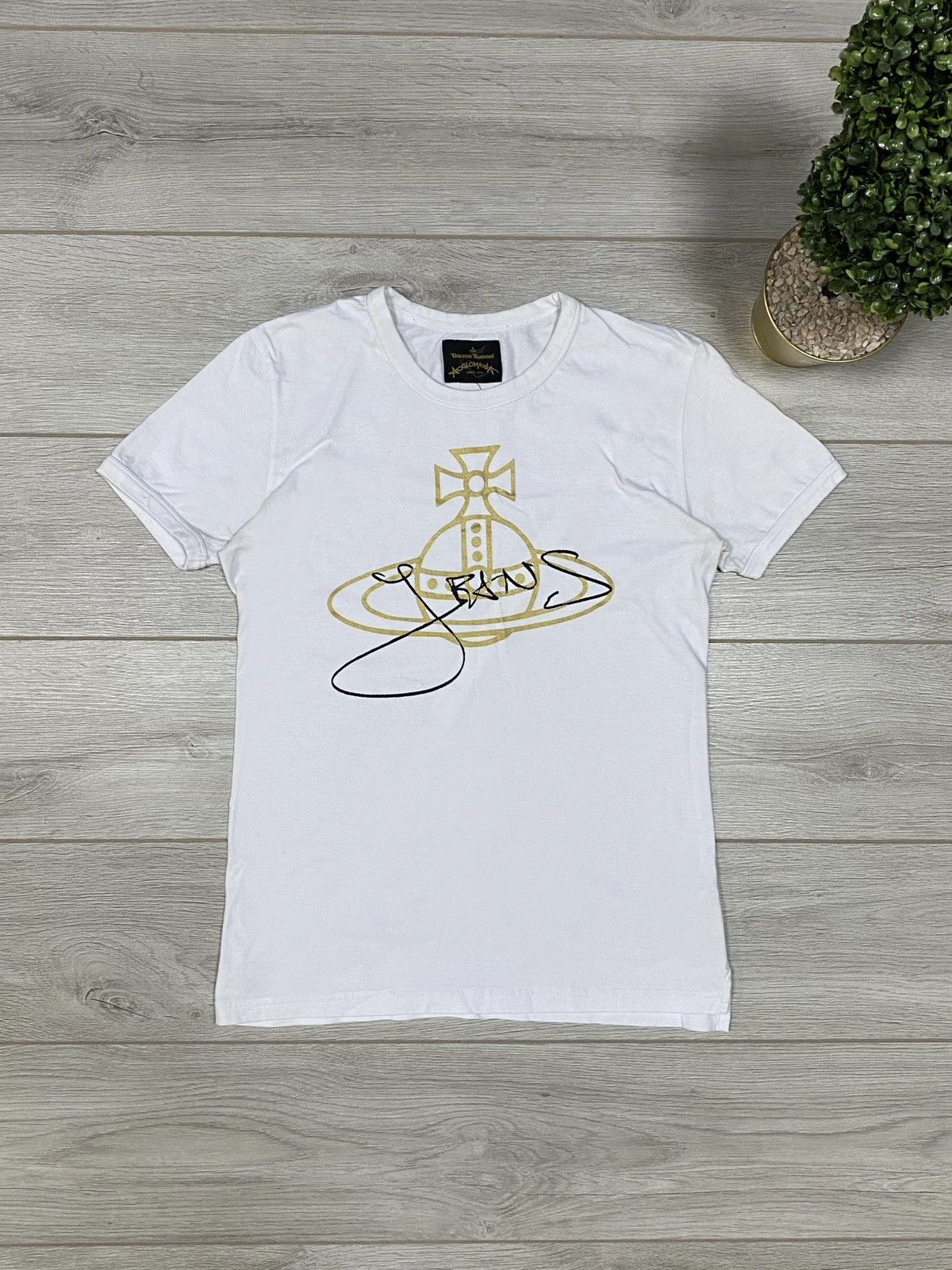 Vivienne Westwood Vivienne Westwood vintage big orb t-shirt anglomania Size US L / EU 52-54 / 3 - 1 Thumbnail