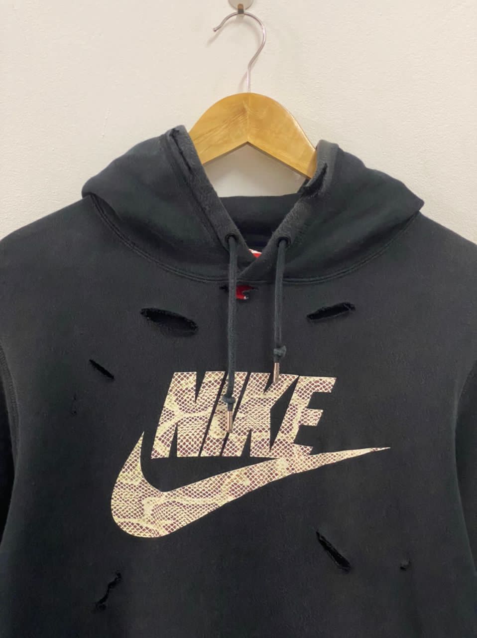 Nike × Vintage Distressed Nike Snake Skin Logo Hoodie Size US L / EU 52-54 / 3 - 2 Thumbnail