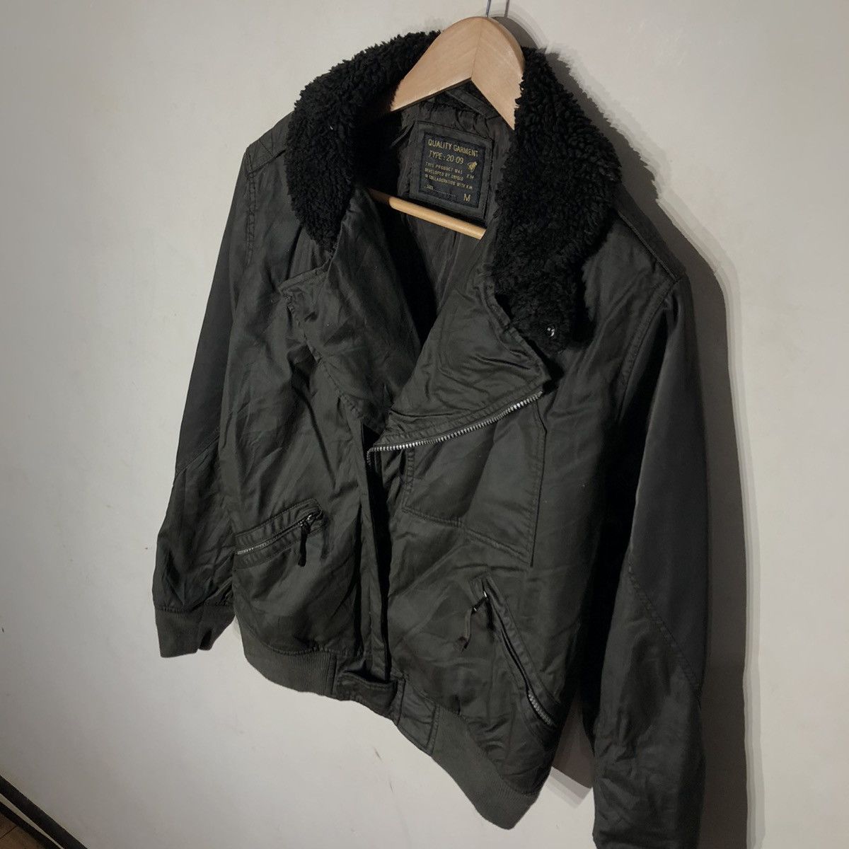 Japanese Brand DOUBLE BREAST QUALITY GARMENT TYPE: 20-09 UNIQLO MILITARY Size US M / EU 48-50 / 2 - 4 Thumbnail