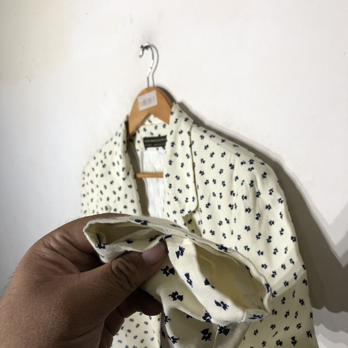 Designer LUIGI MADDALENA OVERPRINT FLOWER DOT Size US M / EU 48-50 / 2 - 6 Thumbnail