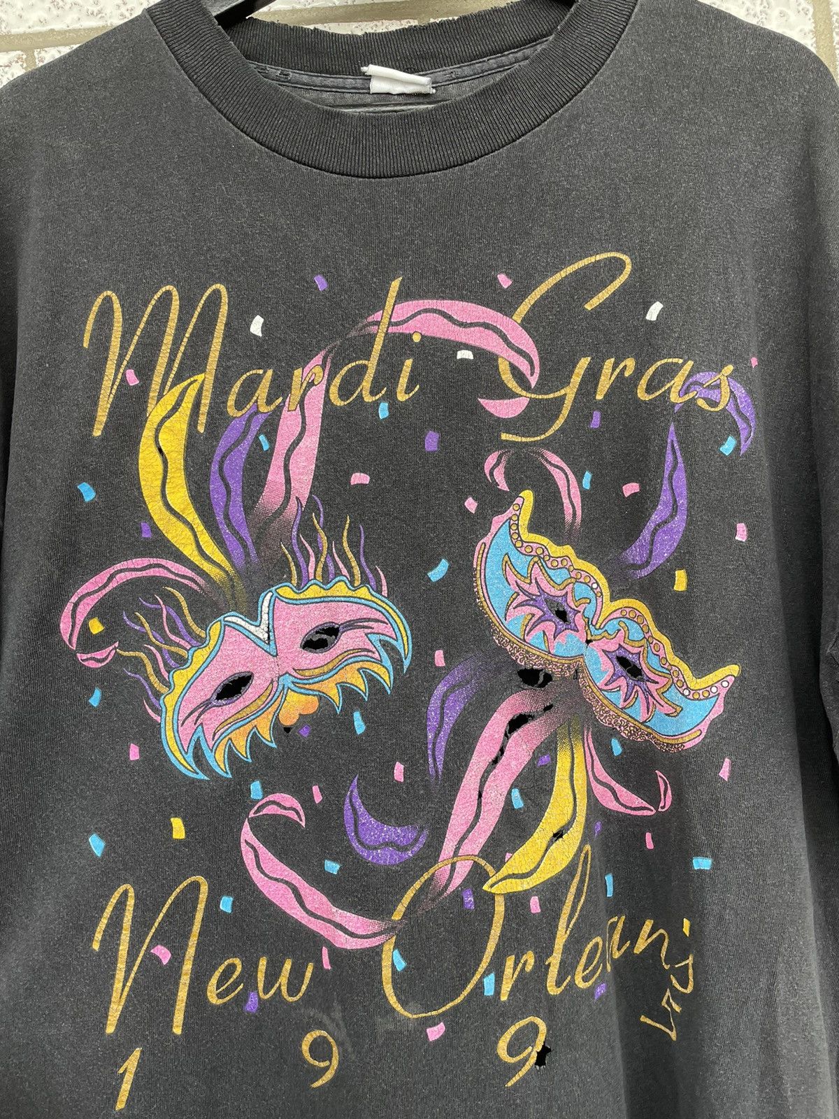 Band Tees × Vintage Vintage 1995 Mardi Gras Masquerade Graphic Single Stitch Size US XL / EU 56 / 4 - 4 Thumbnail