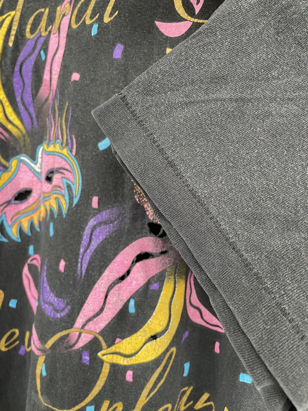 Band Tees × Vintage Vintage 1995 Mardi Gras Masquerade Graphic Single Stitch Size US XL / EU 56 / 4 - 13 Thumbnail
