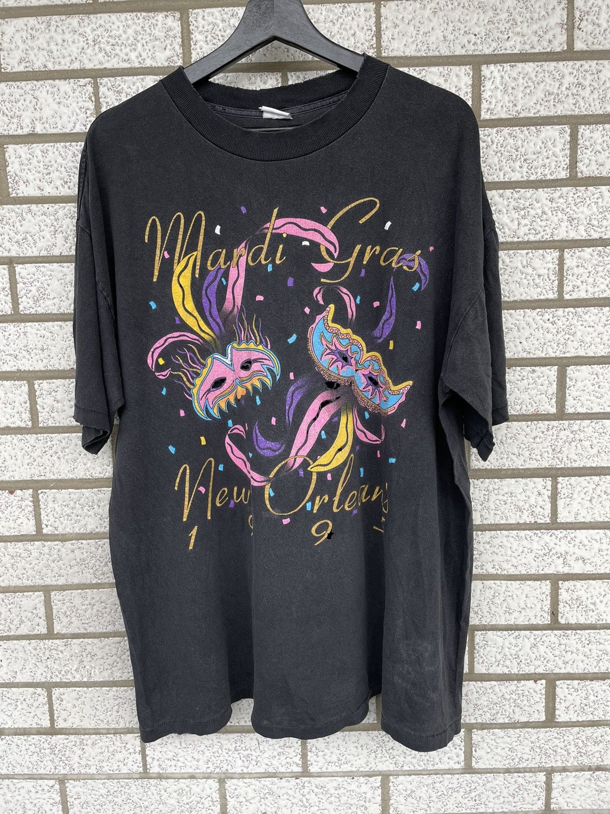 image of Tour Tee x Vintage 1995 Mardi Gras Masquerade Graphic Single Stitch in Black, Men's (Size XL)