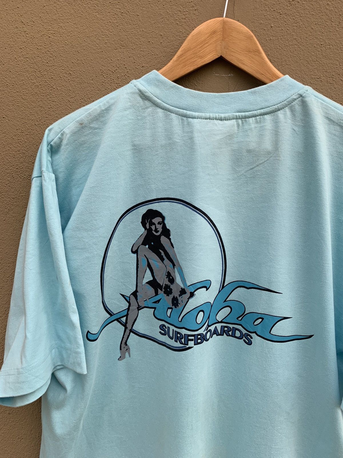 Man Made In Australia Vintage Y2K Australia naked Girl Aloha Surfboard Brand Tee Size US XL / EU 56 / 4 - 1 Thumbnail