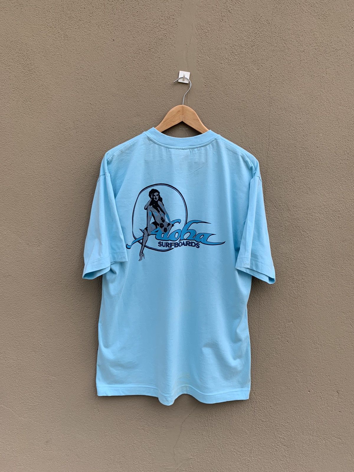 Man Made In Australia Vintage Y2K Australia naked Girl Aloha Surfboard Brand Tee Size US XL / EU 56 / 4 - 2 Thumbnail