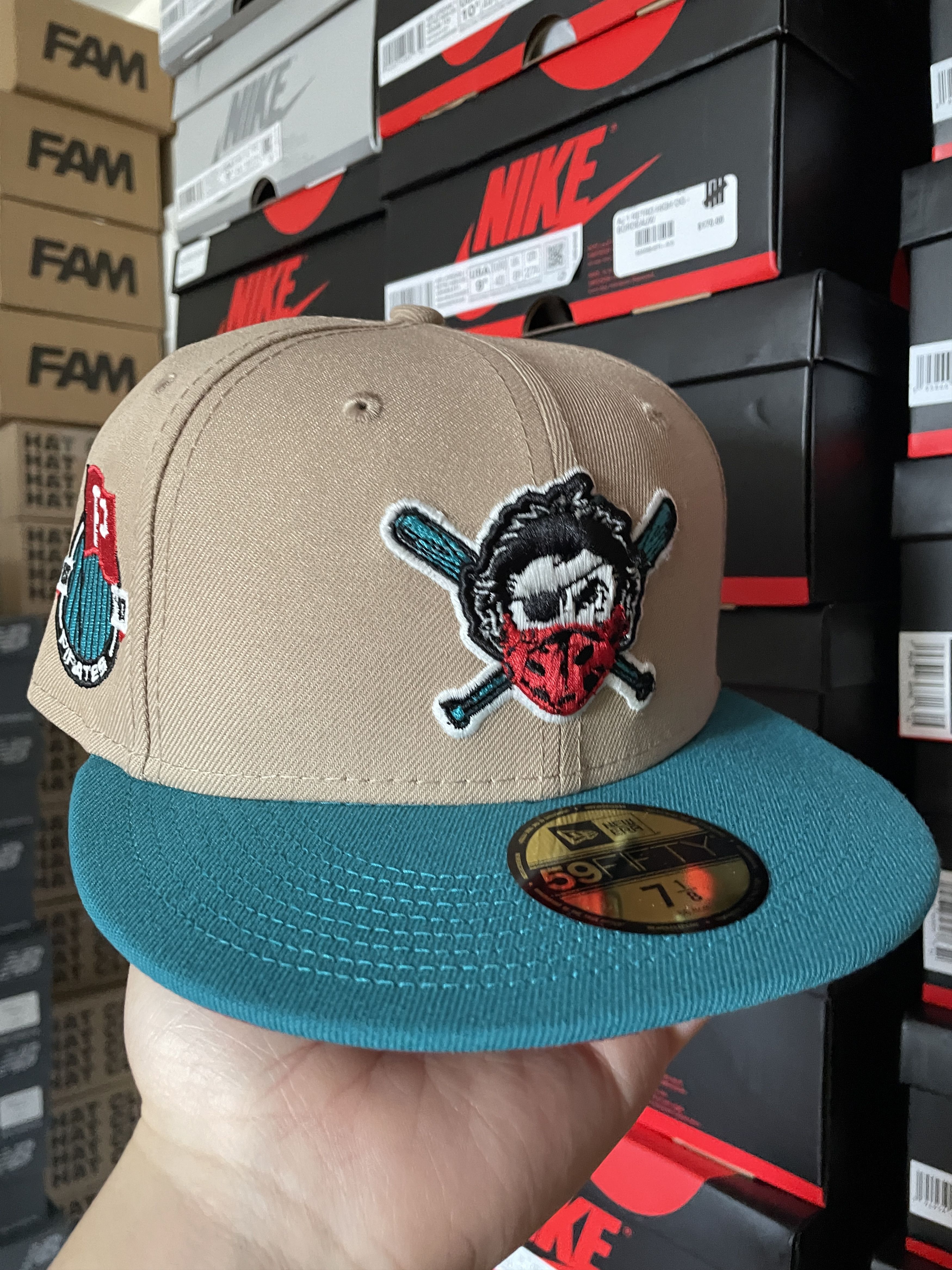 MLB × New Era Sportsworld Pocahontas Pittsburgh Pirates 7 1/8 Camel Teal Size ONE SIZE - 1 Thumbnail