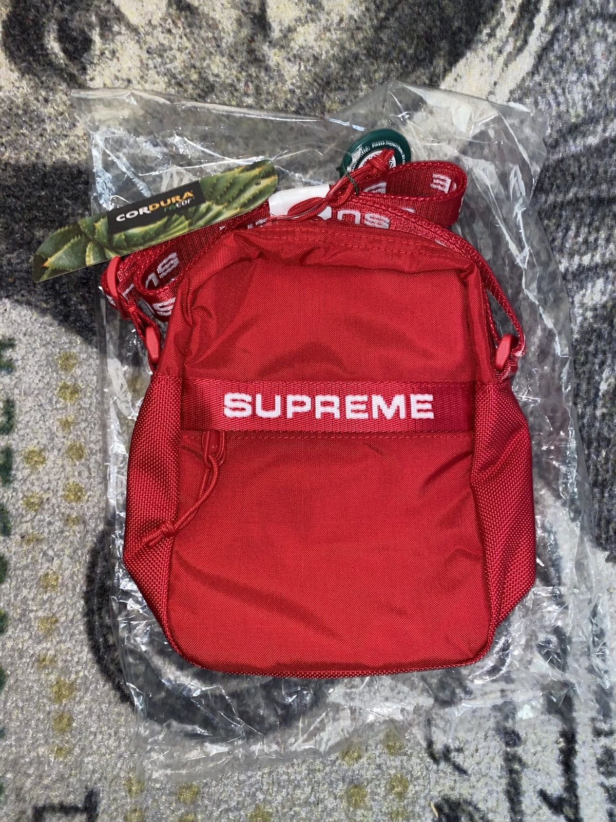 SUPREME FW22 SHOULDER BAG BLACK RED OLIVE SILVER