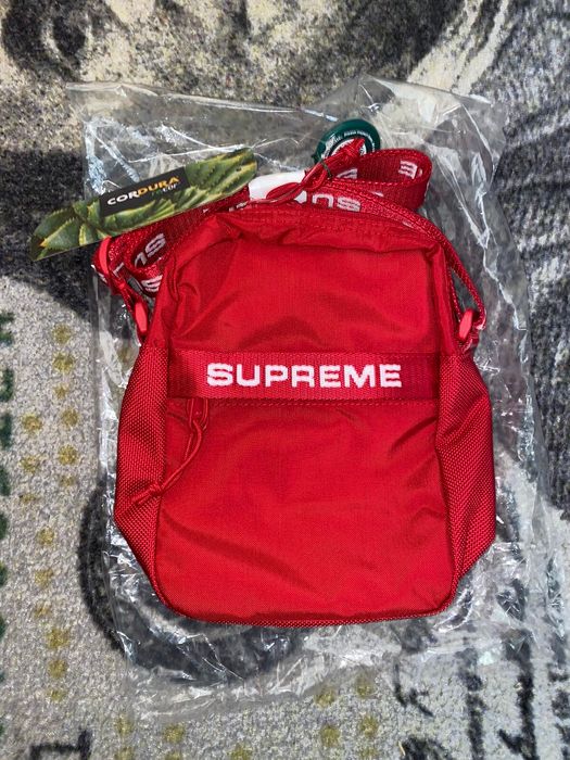 Supreme Shoulder Bag (FW22)