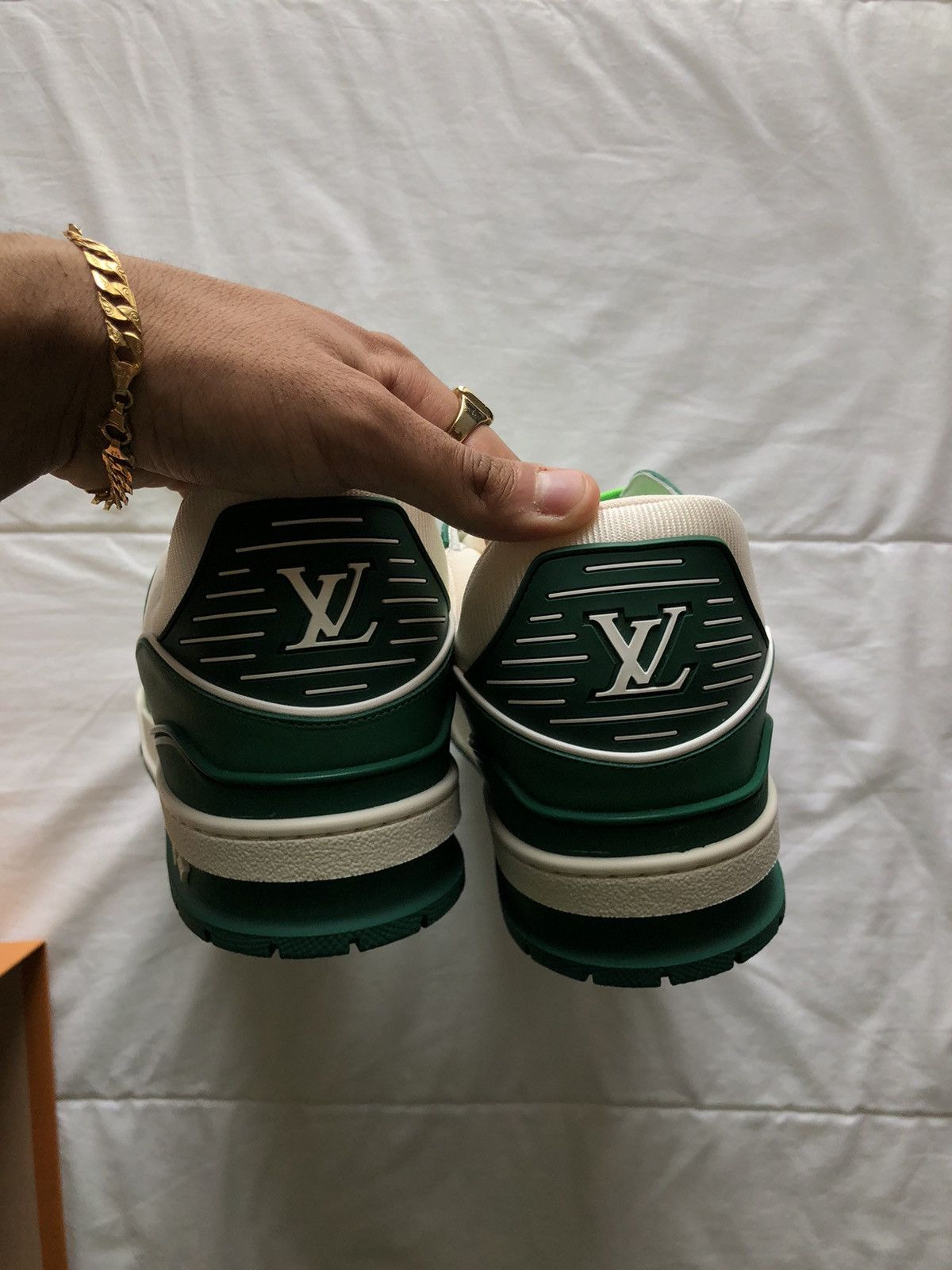 Louis Vuitton Louis Vuitton Green/White LV Trainers Size US 12 / EU 45 - 17 Thumbnail