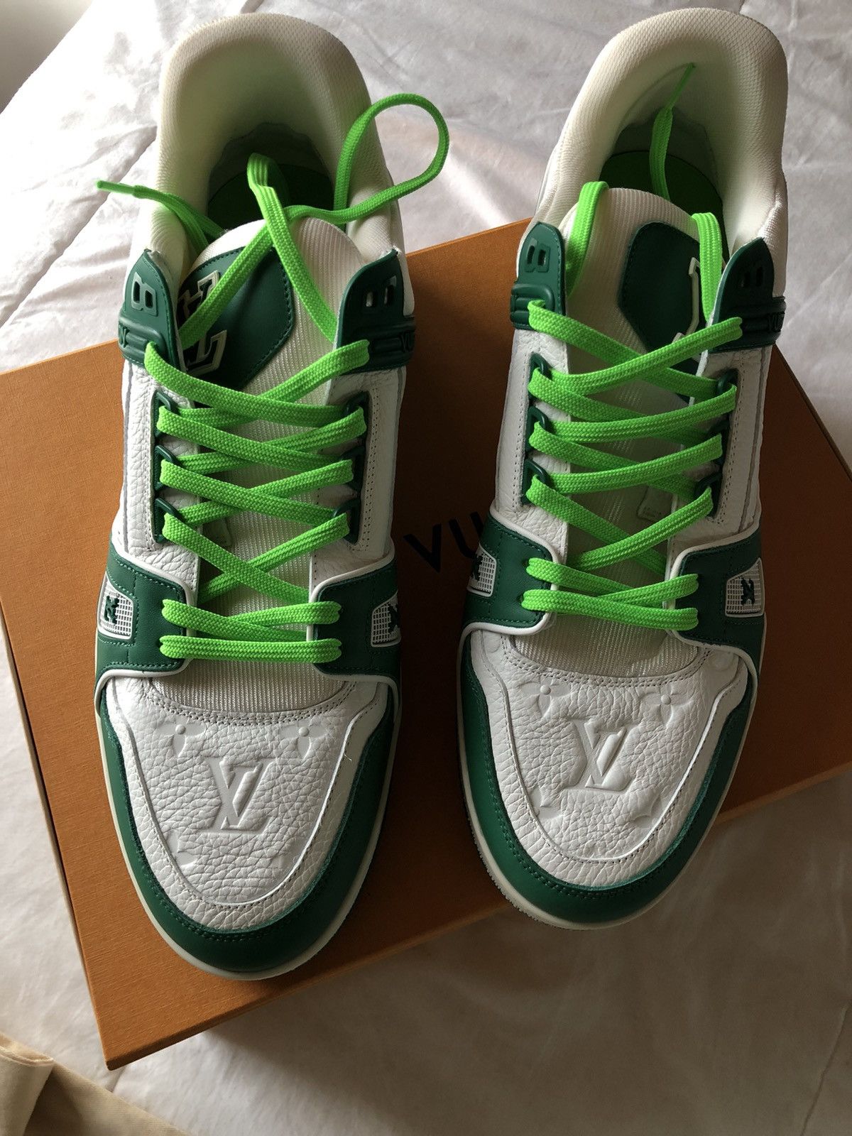 Louis Vuitton Louis Vuitton Green/White LV Trainers Size US 12 / EU 45 - 16 Thumbnail