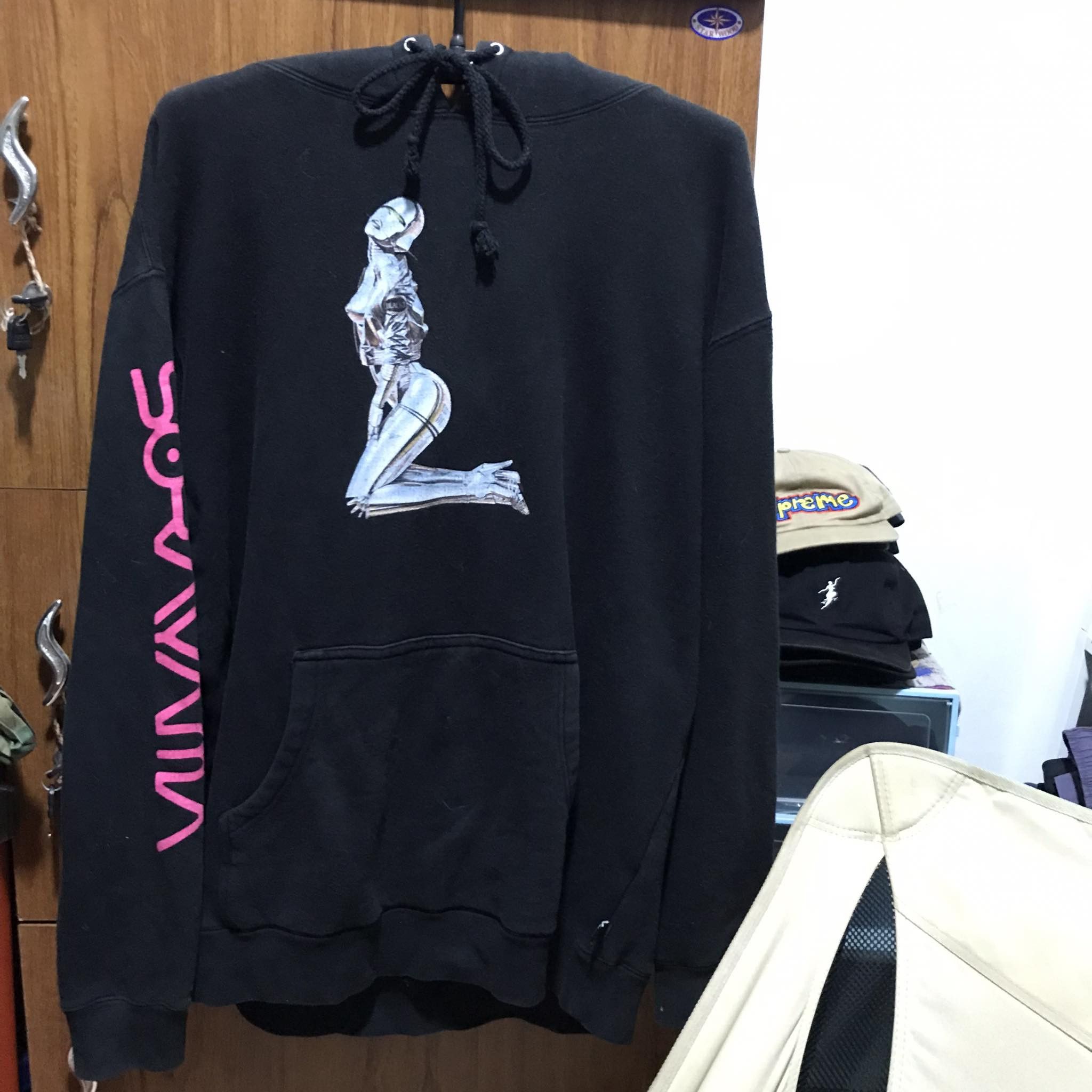 Huf x sorayama discount hoodie