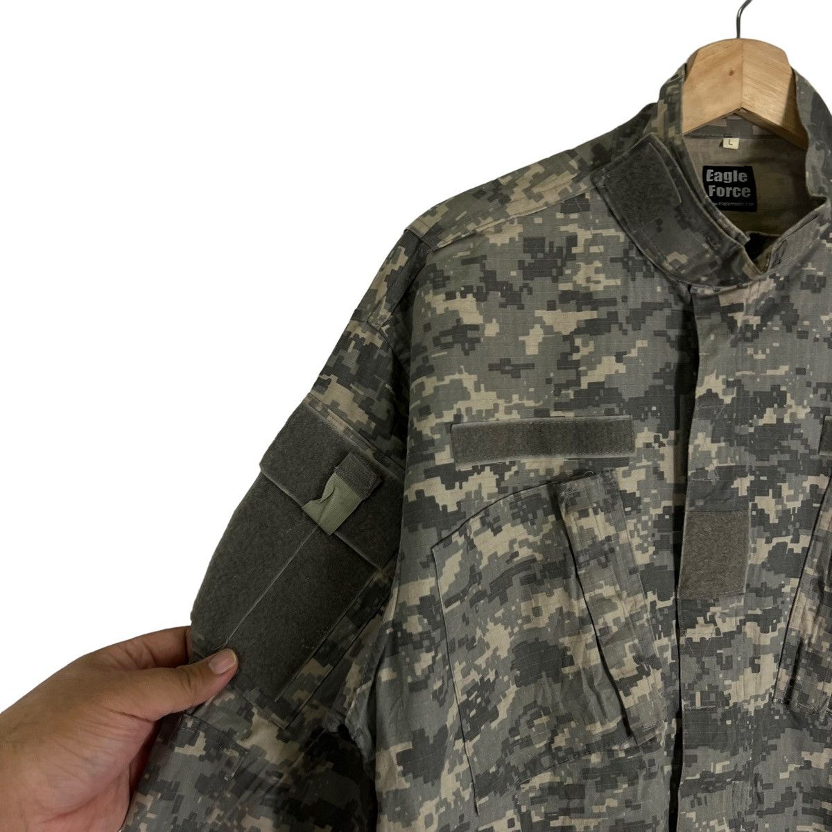 Vintage VINTAGE MILITARY CAMO SURVIVAL JACKET EAGLE FORCE CARGO Size US L / EU 52-54 / 3 - 6 Thumbnail