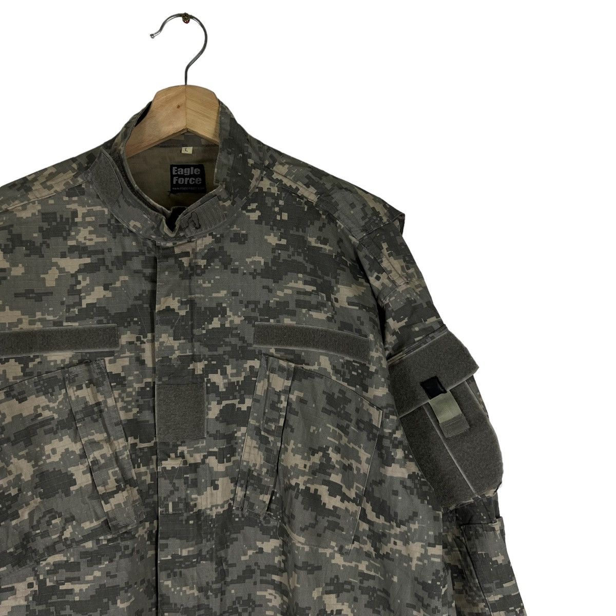 Vintage VINTAGE MILITARY CAMO SURVIVAL JACKET EAGLE FORCE CARGO Size US L / EU 52-54 / 3 - 4 Thumbnail