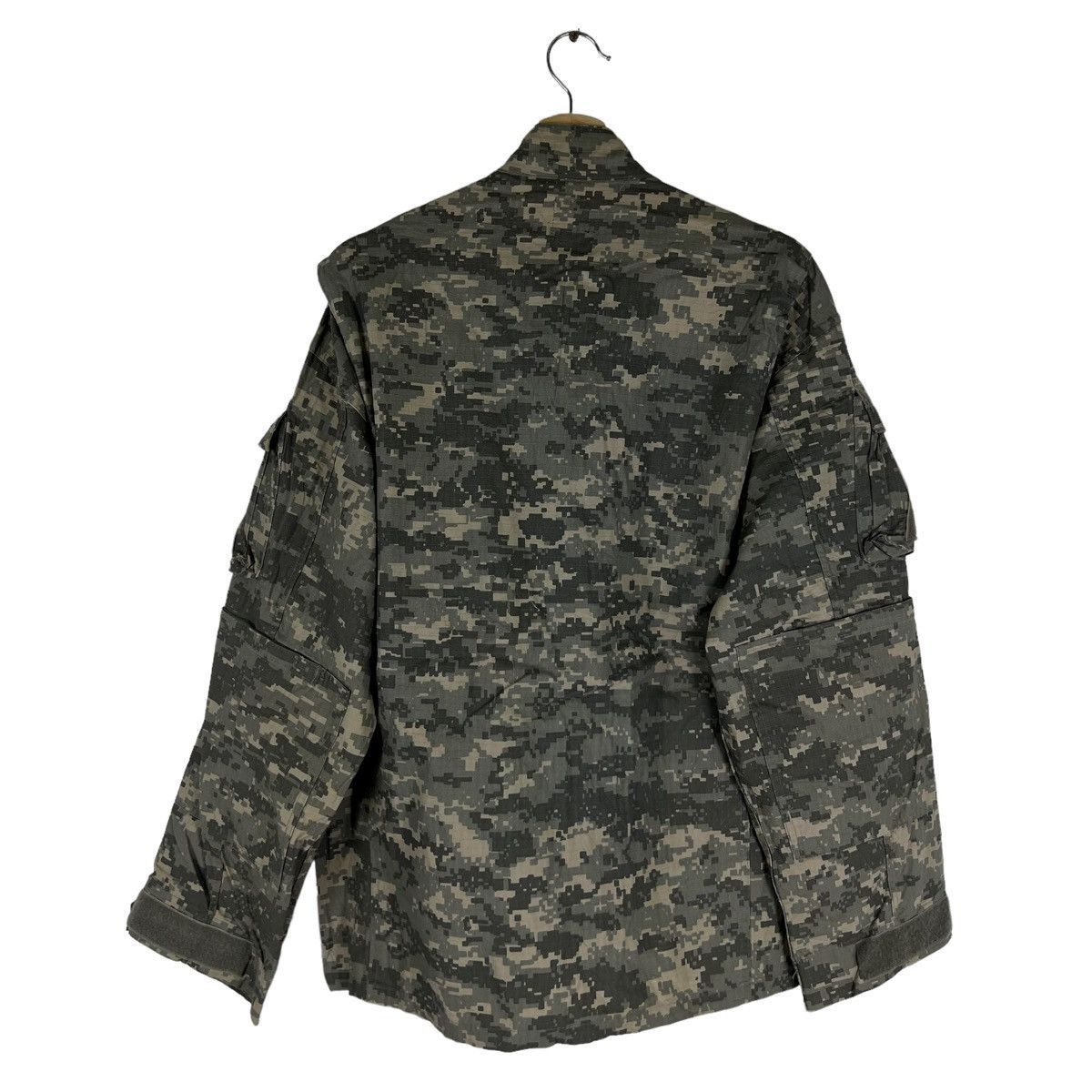 Vintage VINTAGE MILITARY CAMO SURVIVAL JACKET EAGLE FORCE CARGO Size US L / EU 52-54 / 3 - 9 Thumbnail
