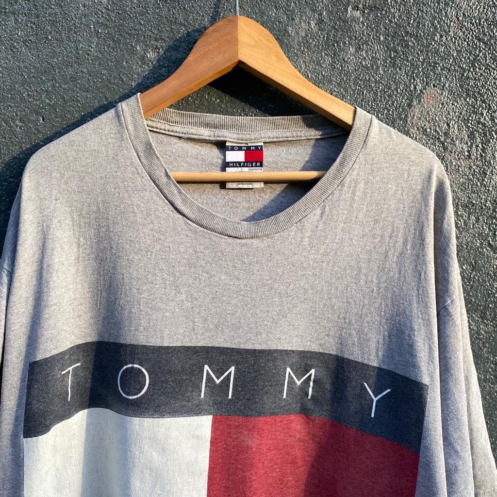 Other 🔥Vintage 90s Tommy Hilfiger Big Logo Oversized Tee🔥 Size US XXL / EU 58 / 5 - 2 Thumbnail