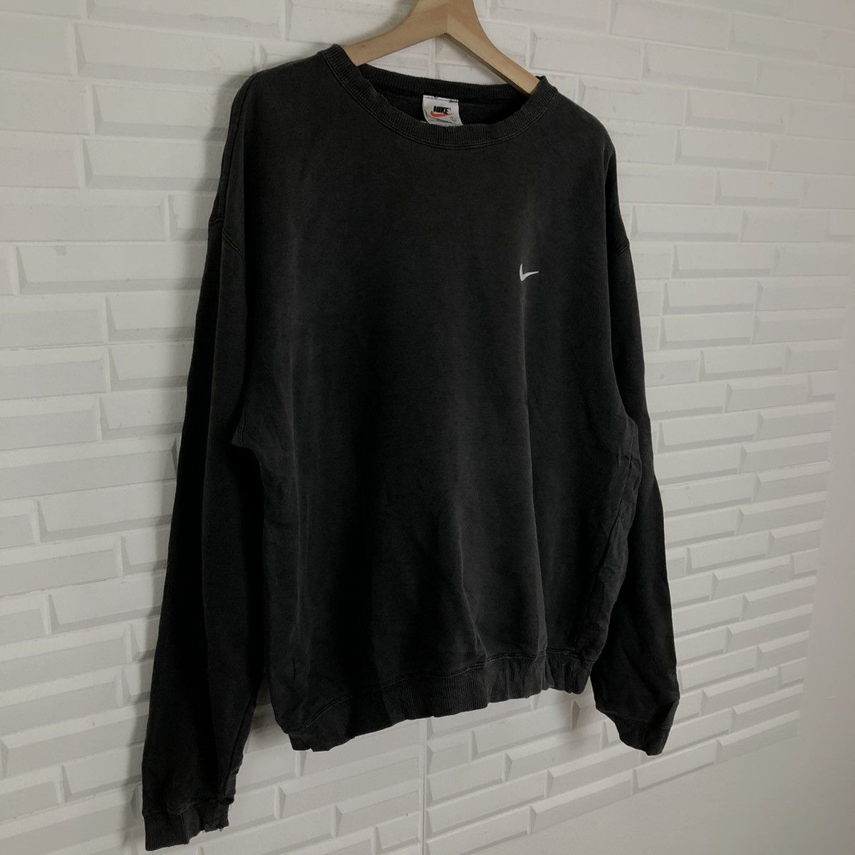 Nike VINTAGE 2000 NIKE SWOOSH SWEATSHIRT MADE IN USA Size US L / EU 52-54 / 3 - 2 Thumbnail