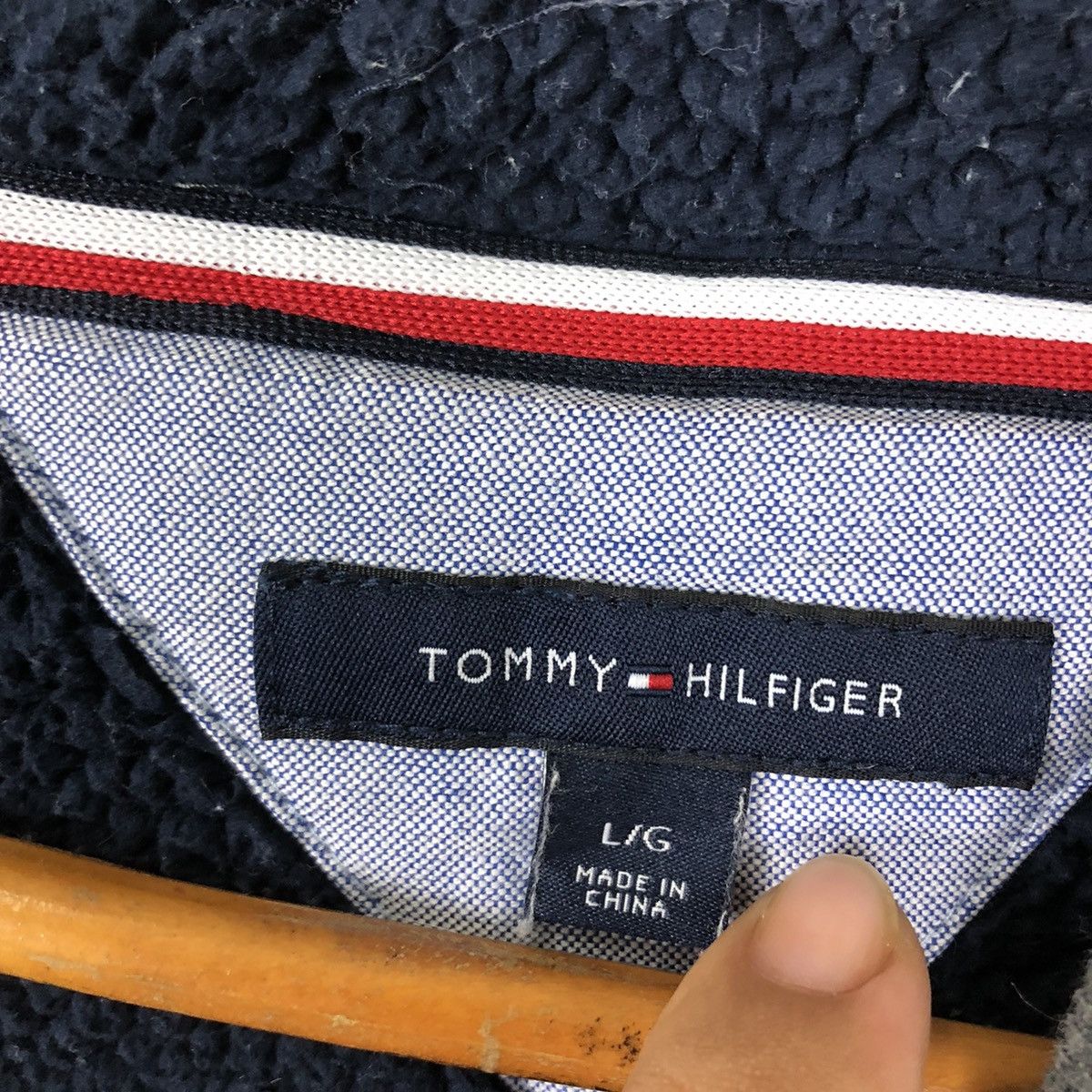 Japanese Brand TOMMY HILFIGER HOODIE BIG LOGO EMBROIDERED Size US L / EU 52-54 / 3 - 8 Thumbnail